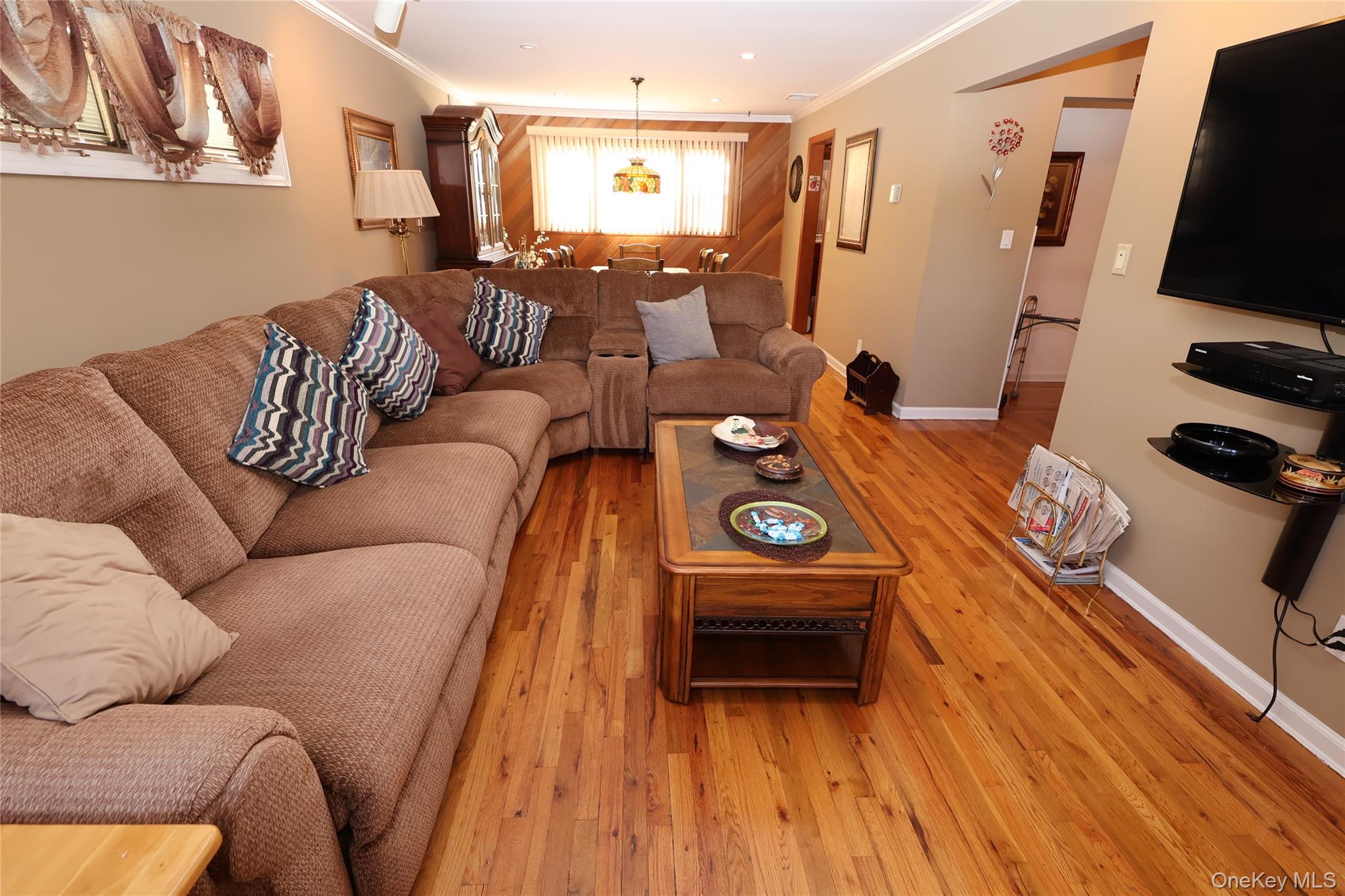 726 Meisser Street, Franklin Square, NY 11010