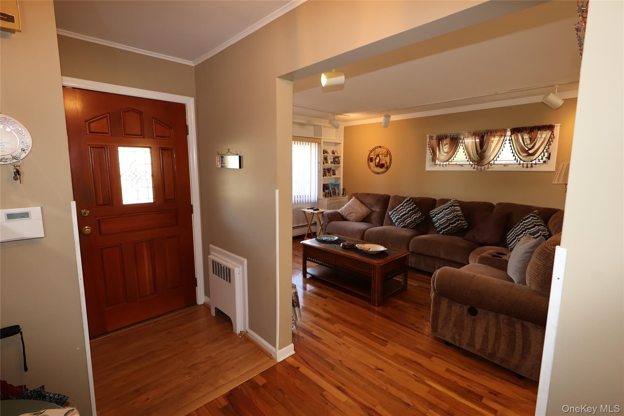 726 Meisser Street, Franklin Square, NY 11010