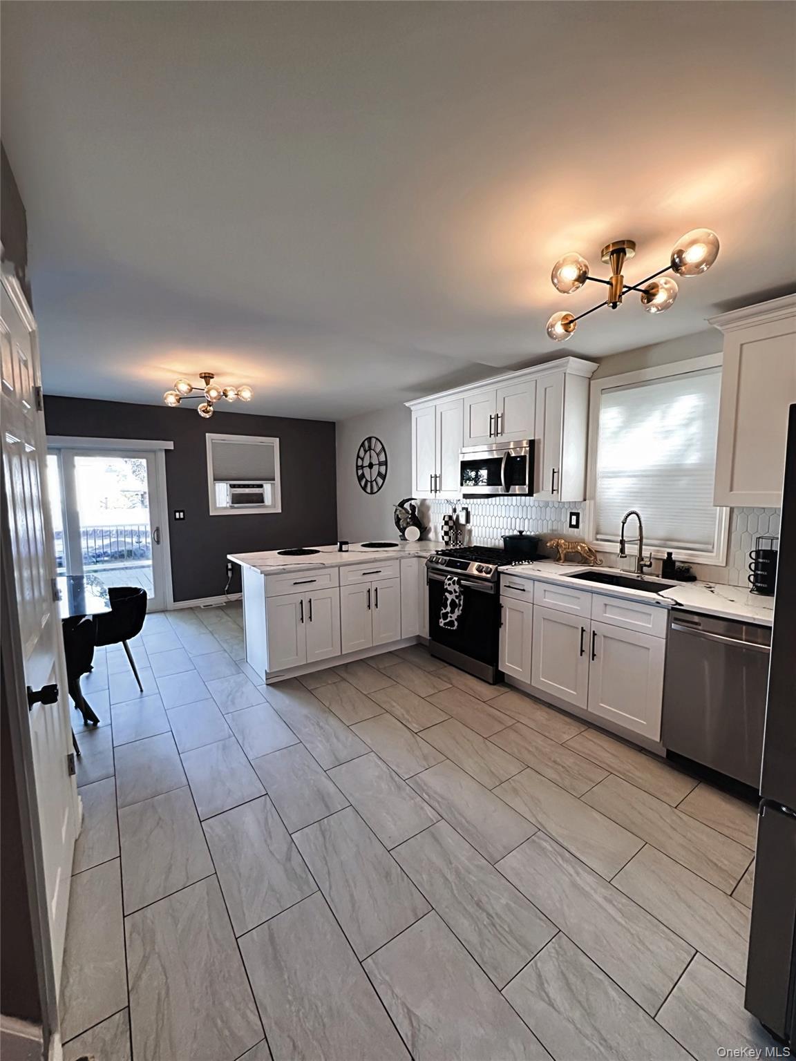 130 Archer Avenue, Copiague, NY 11726