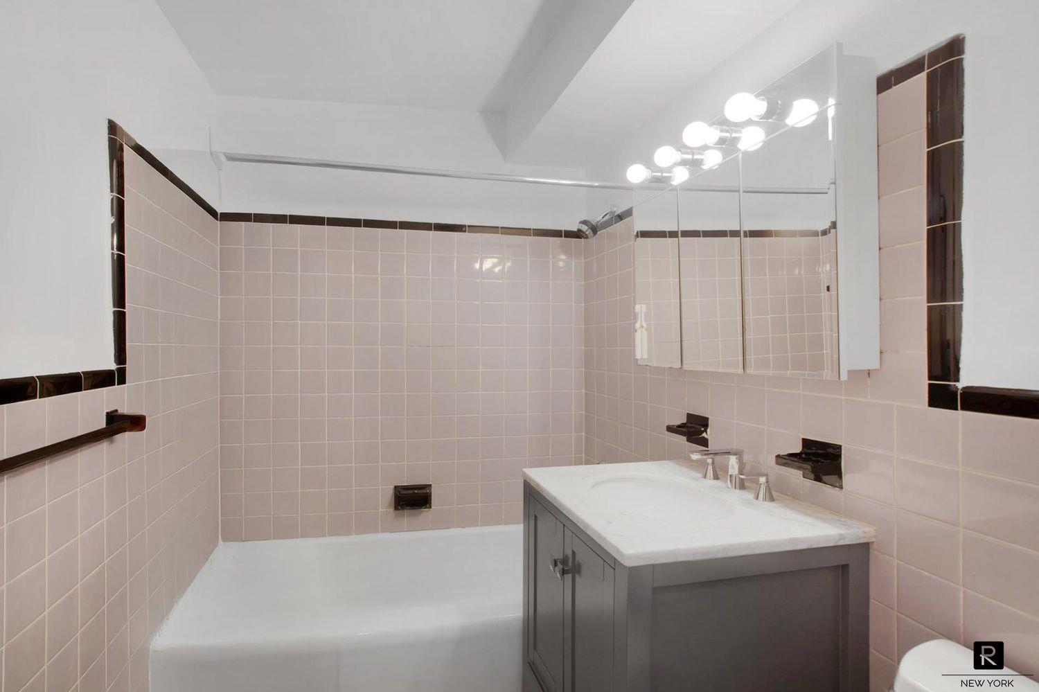 233 East 69th Street # 15-O, New York (Manhattan), NY 10021