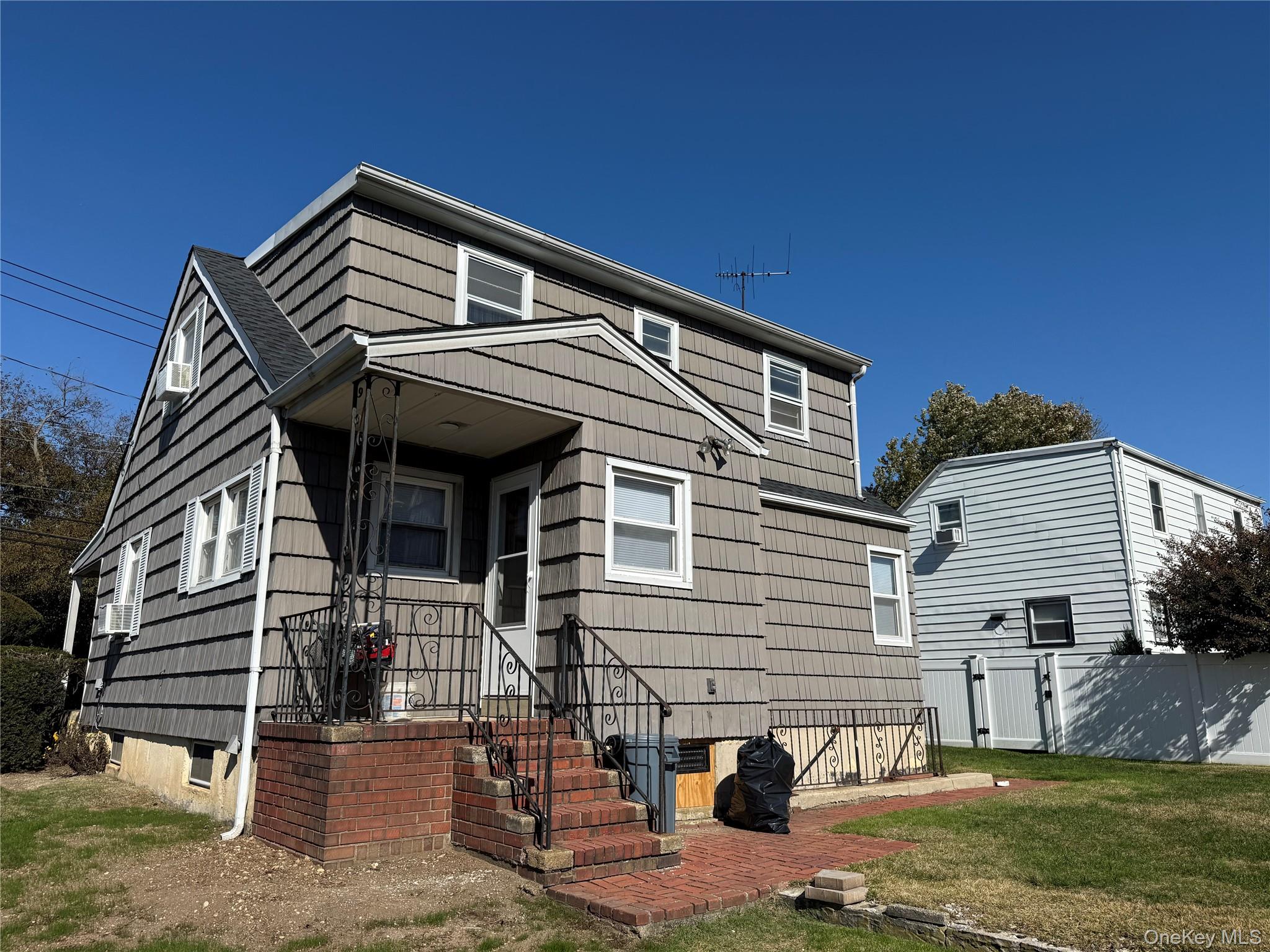 273 Mott Avenue, Lawrence, NY 11559