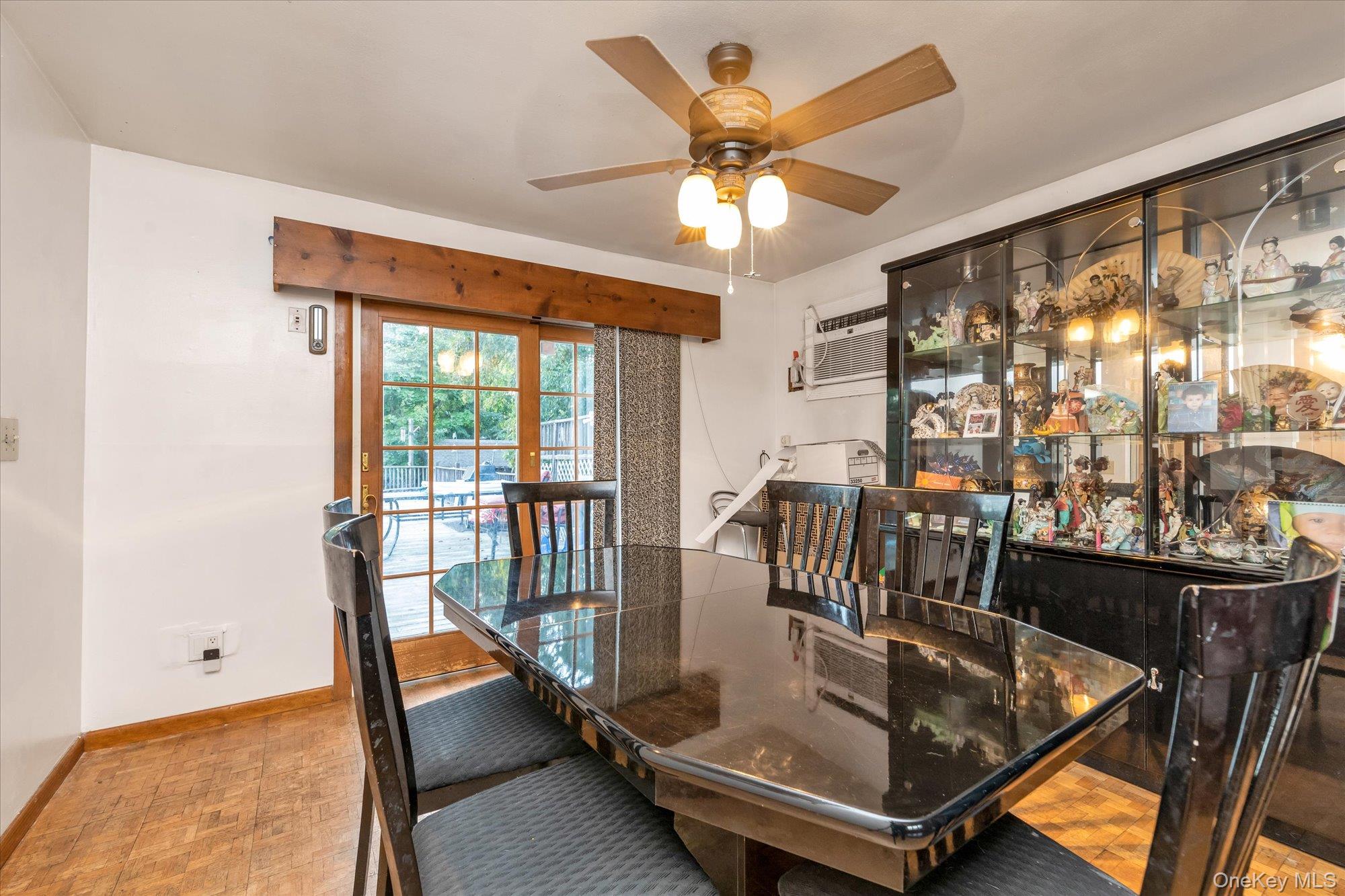 270 Smith Avenue, Islip, NY 11751