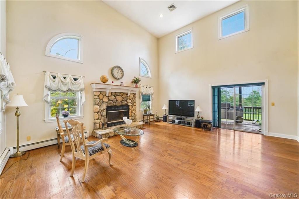 2 Bruyn Avenue, Pine Bush, NY 12566