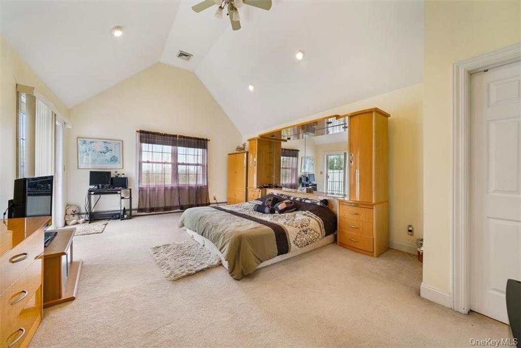 2 Bruyn Avenue, Pine Bush, NY 12566