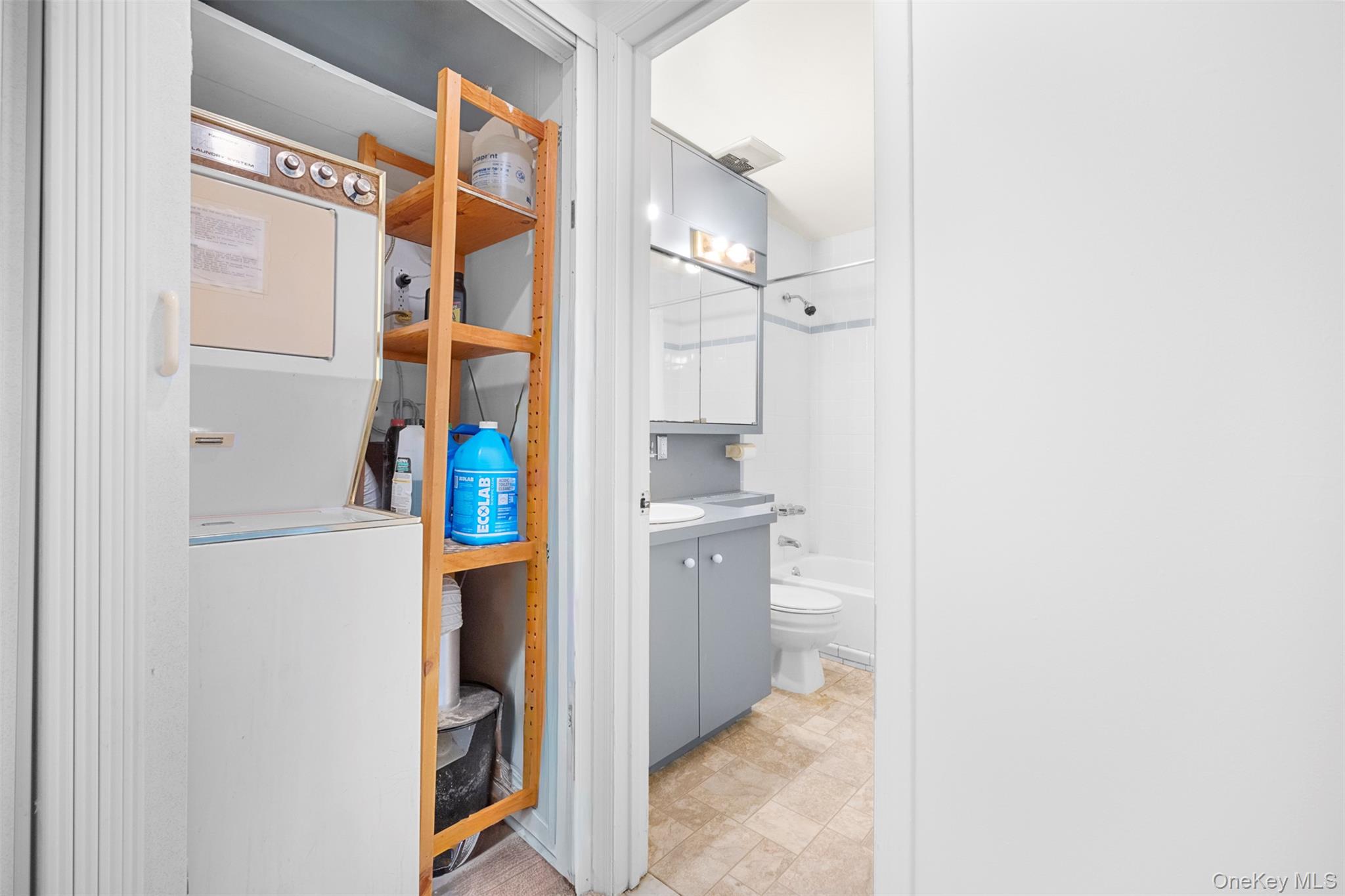 7 Harbour Lane # 5B, Oyster Bay, NY 11771