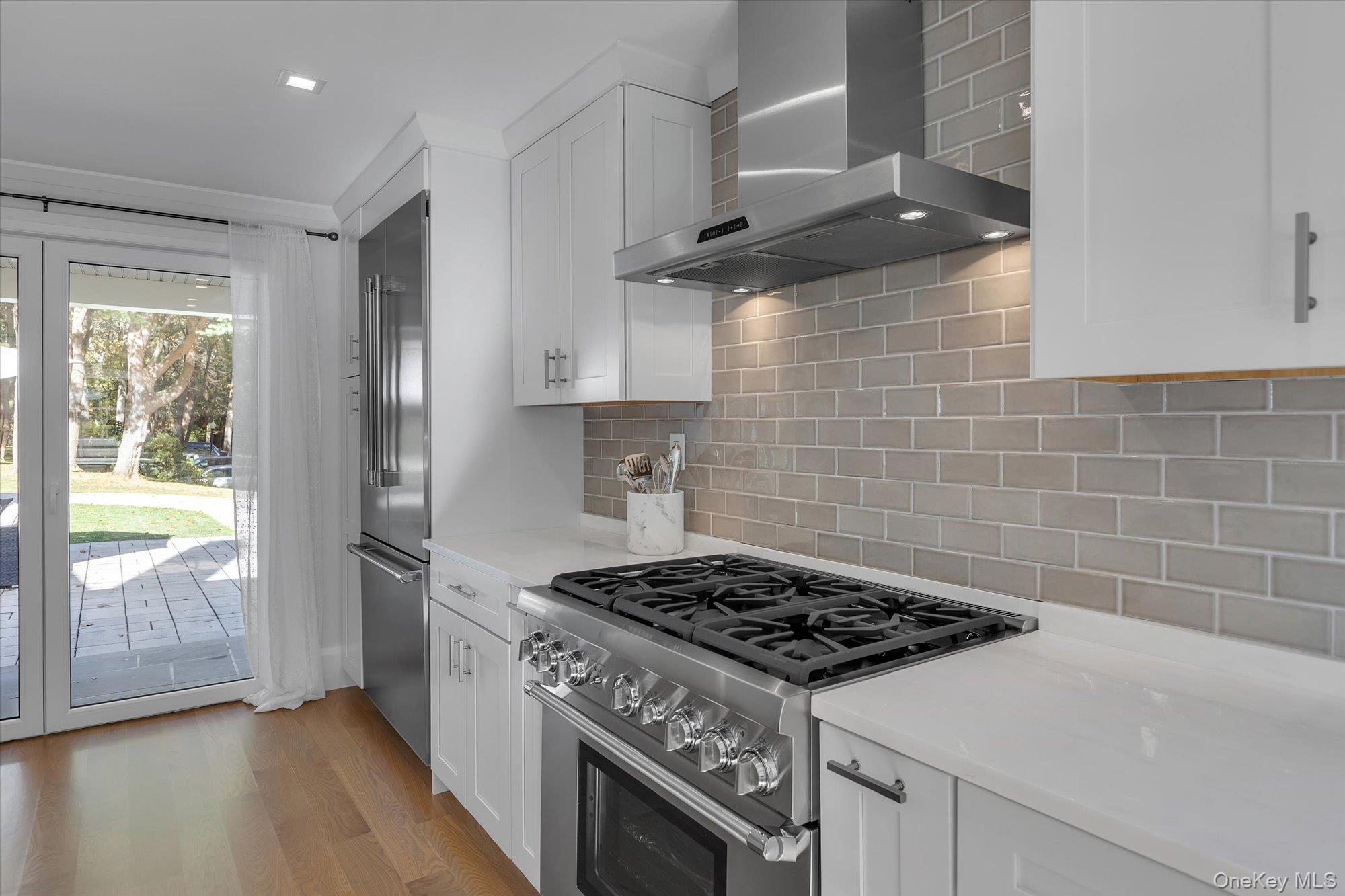 22 Fort Salonga Road, Centerport, NY 11721