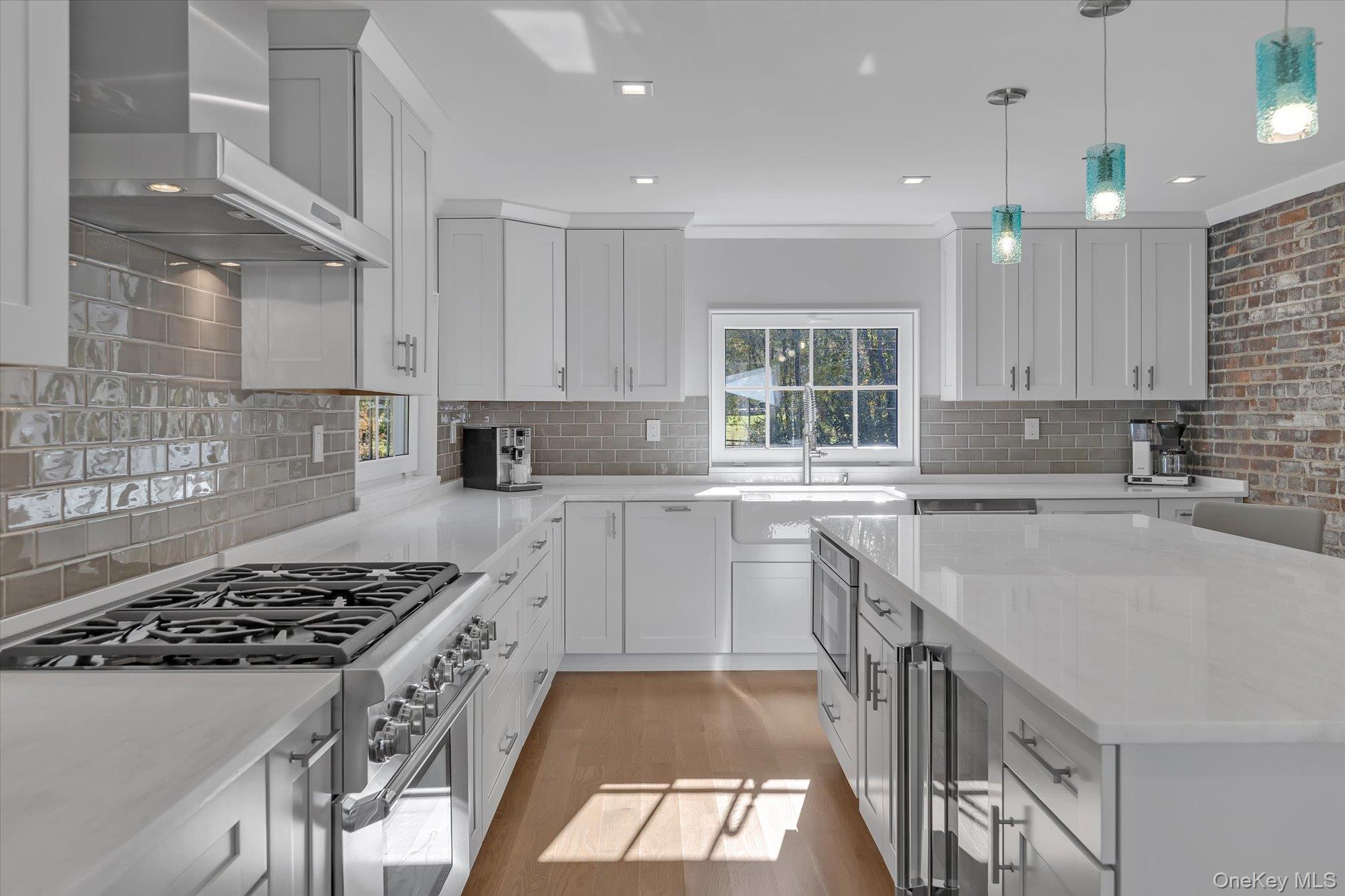 22 Fort Salonga Road, Centerport, NY 11721