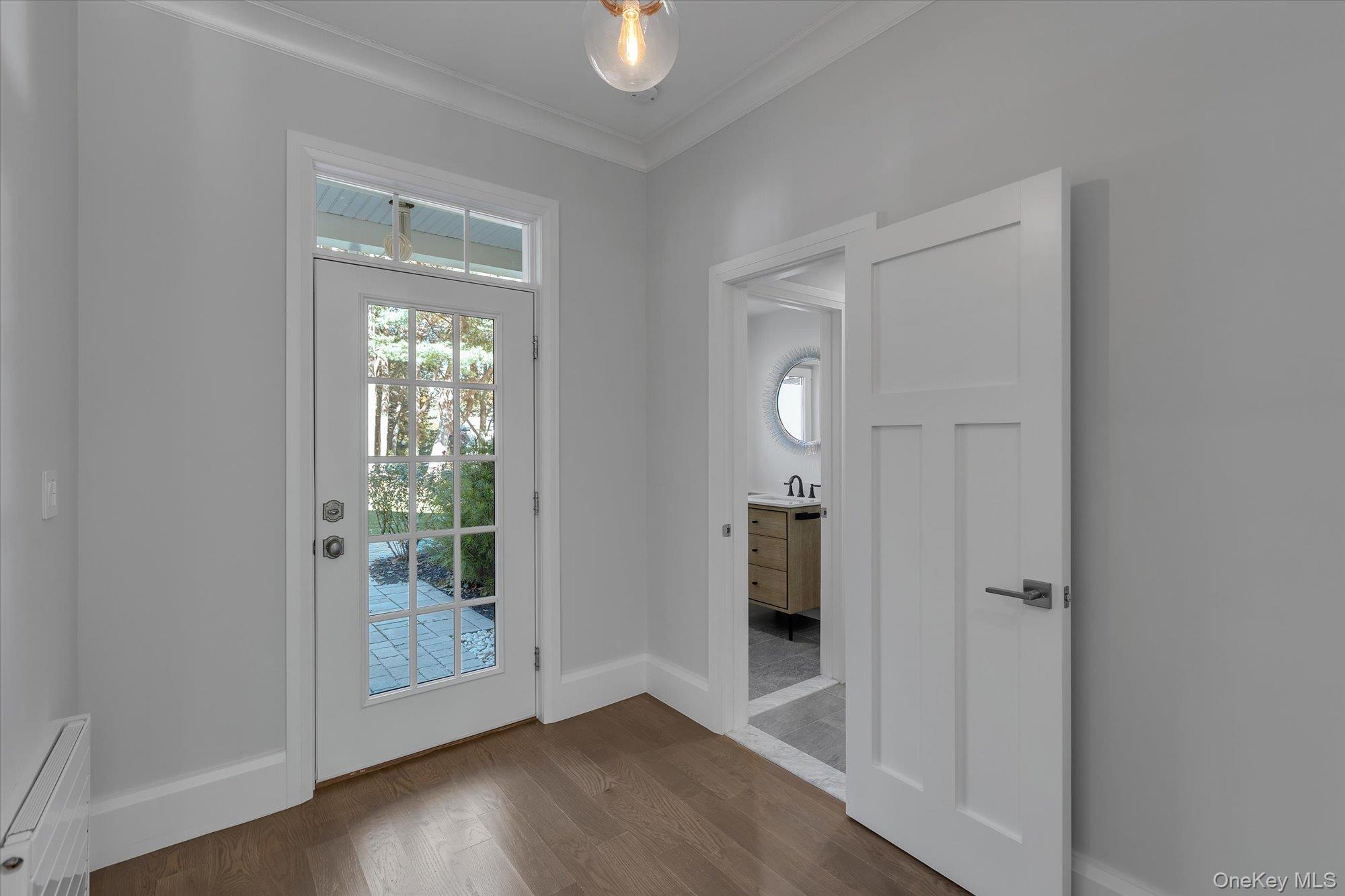 22 Fort Salonga Road, Centerport, NY 11721