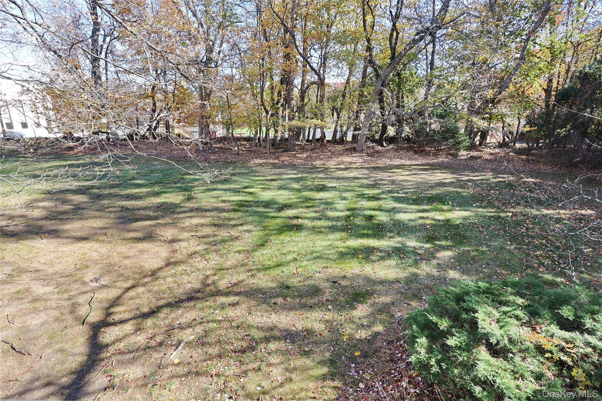 6 Roxbury Court, Chestnut Ridge, NY 10977