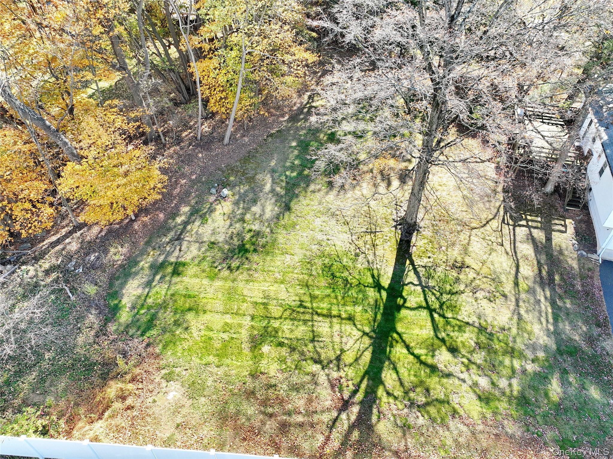 6 Roxbury Court, Chestnut Ridge, NY 10977