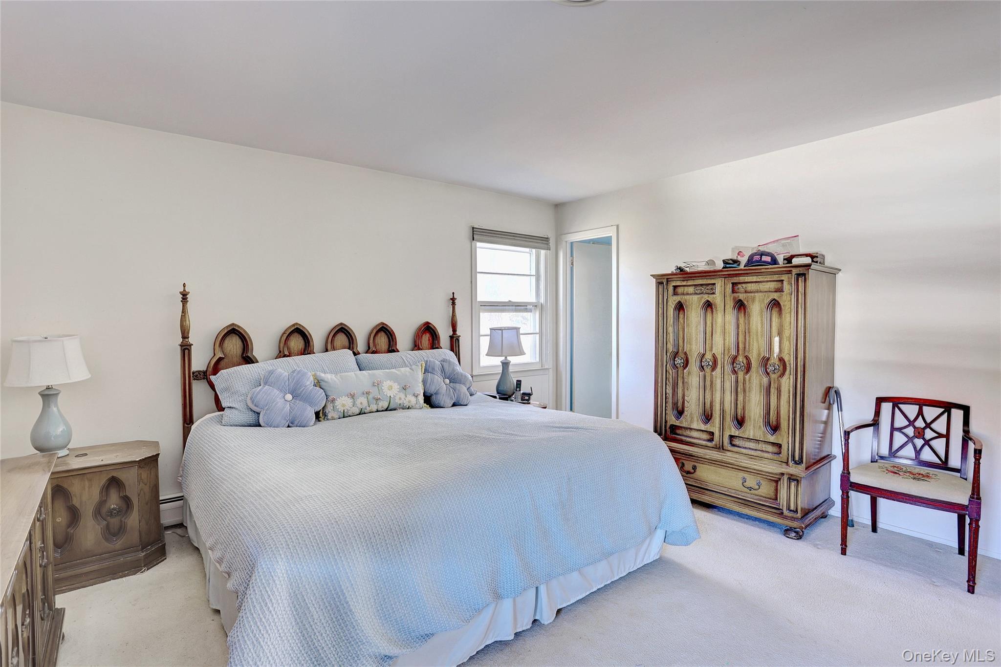 6 Roxbury Court, Chestnut Ridge, NY 10977