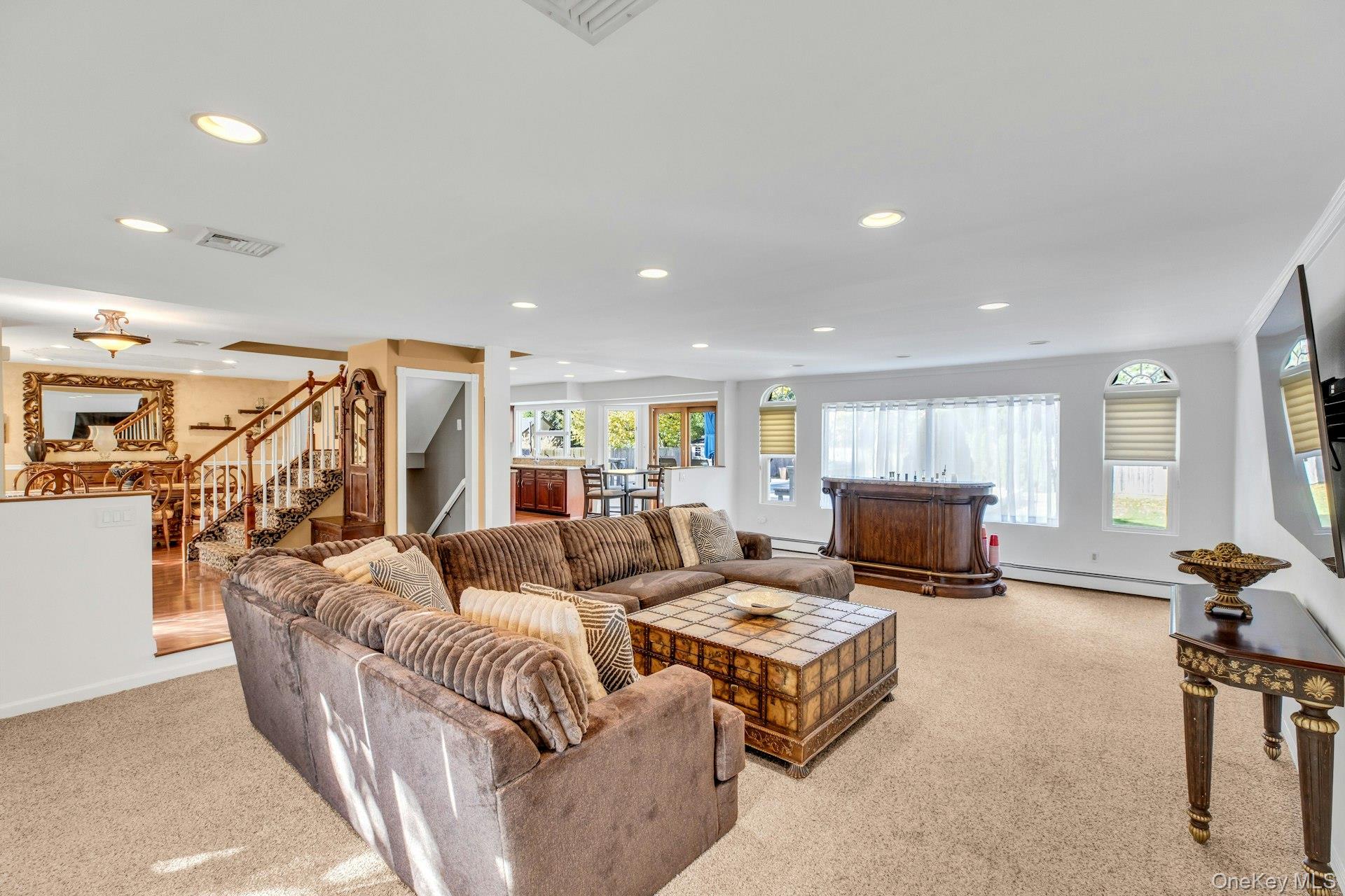 27 Hollister Lane, Islip, NY 11751