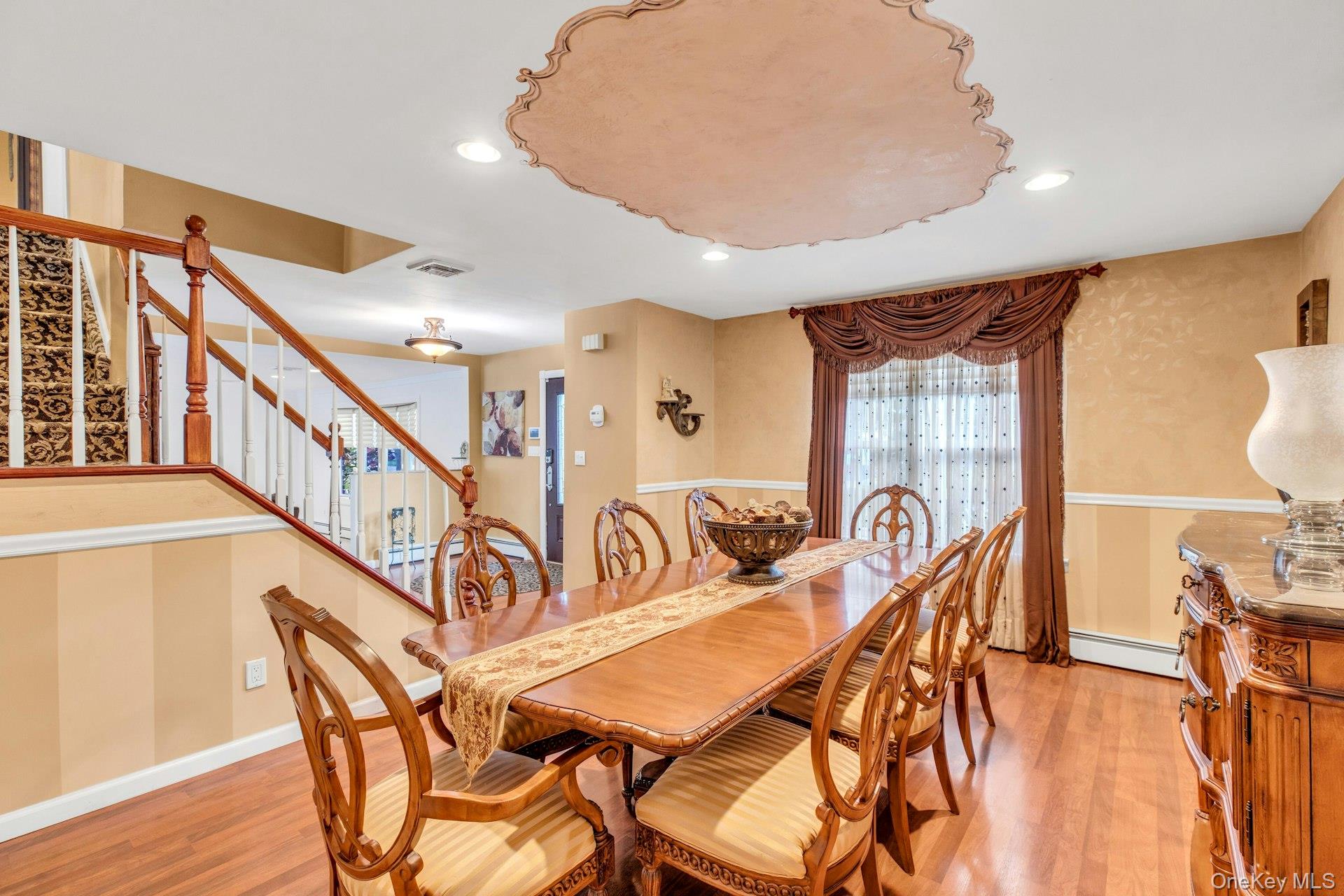 27 Hollister Lane, Islip, NY 11751