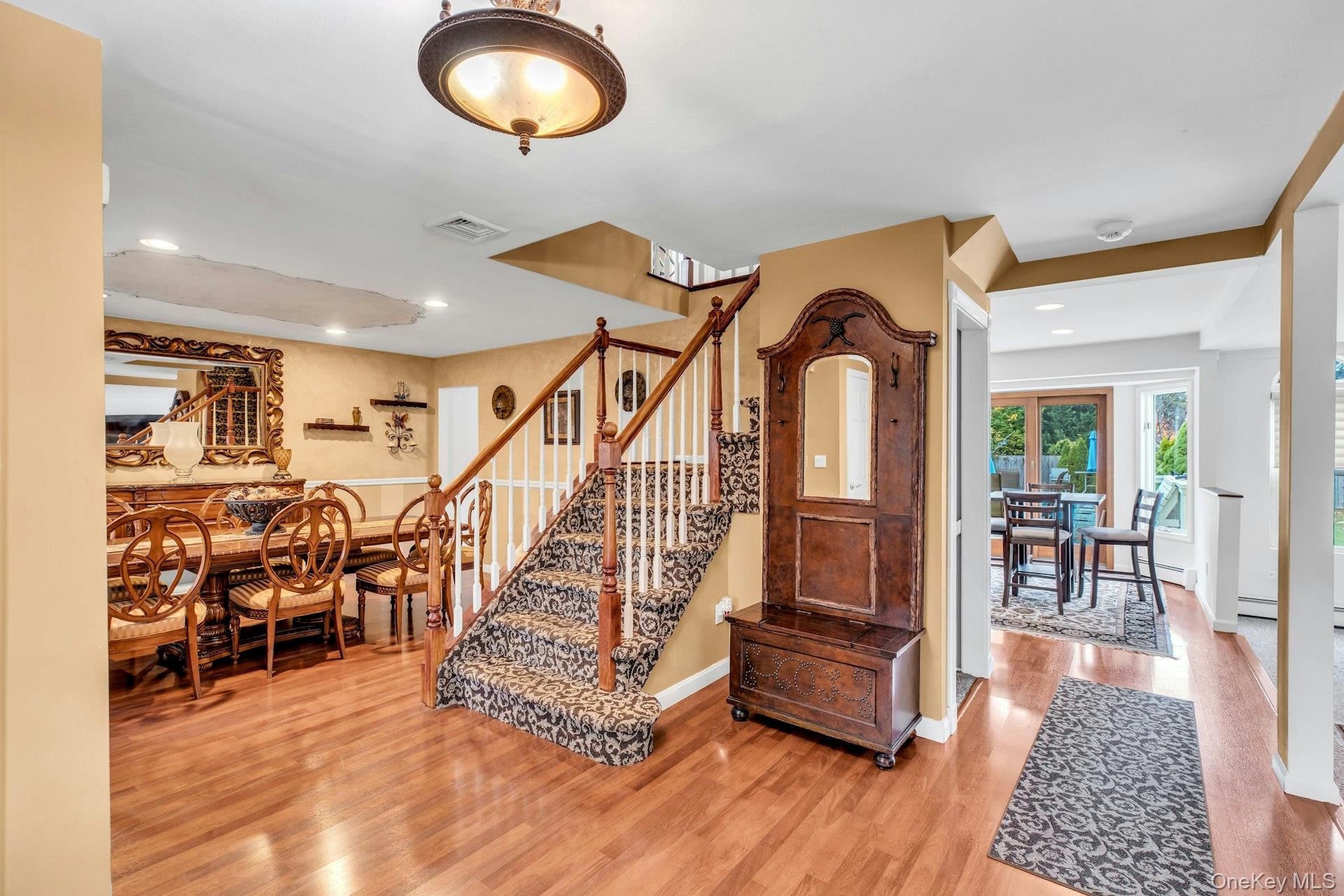 27 Hollister Lane, Islip, NY 11751