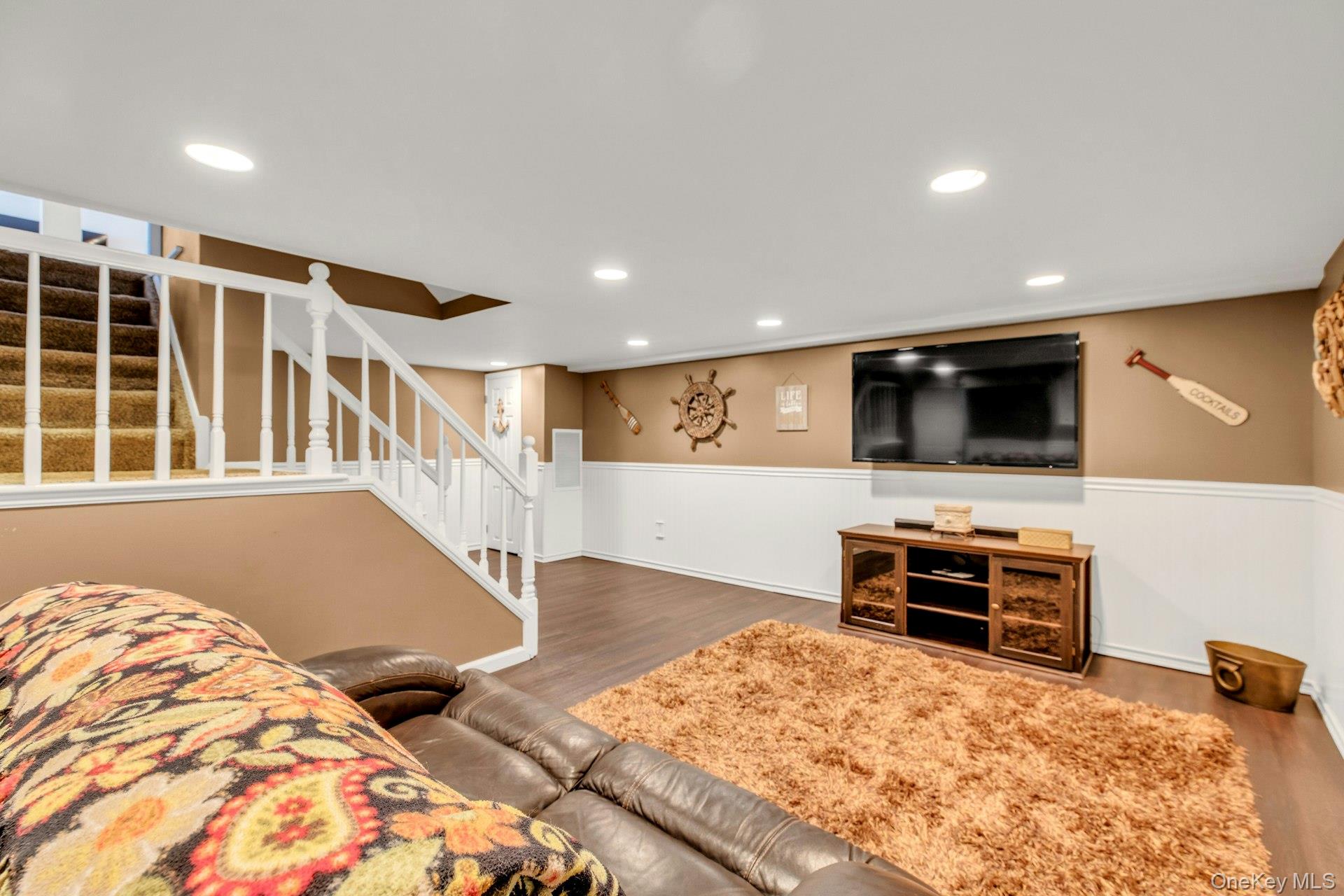 27 Hollister Lane, Islip, NY 11751