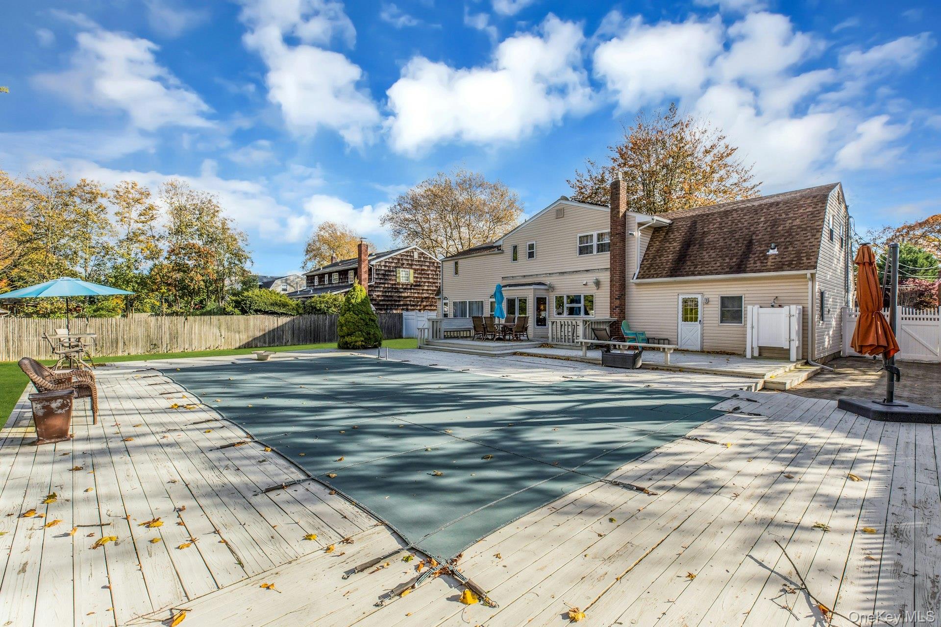 27 Hollister Lane, Islip, NY 11751