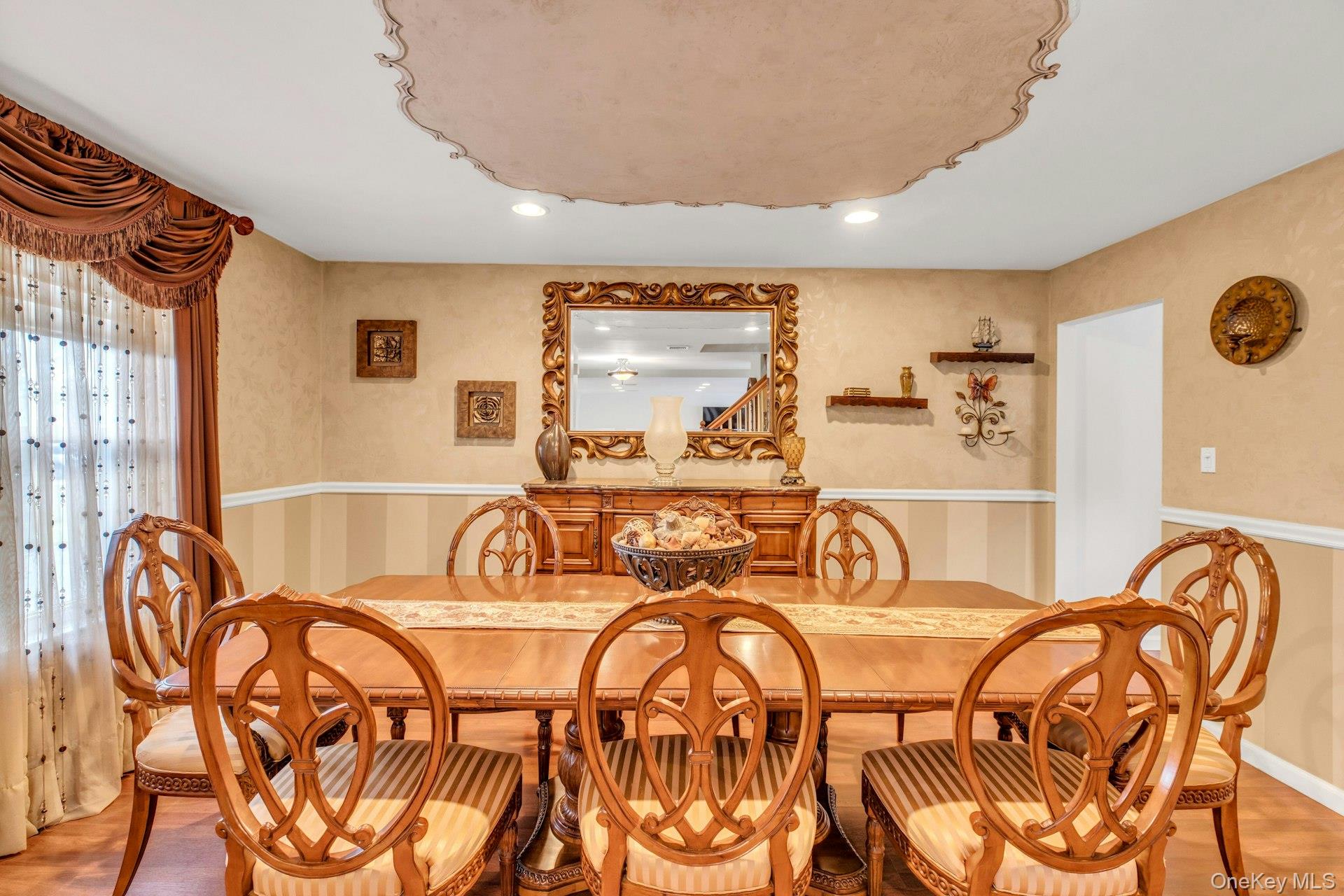 27 Hollister Lane, Islip, NY 11751