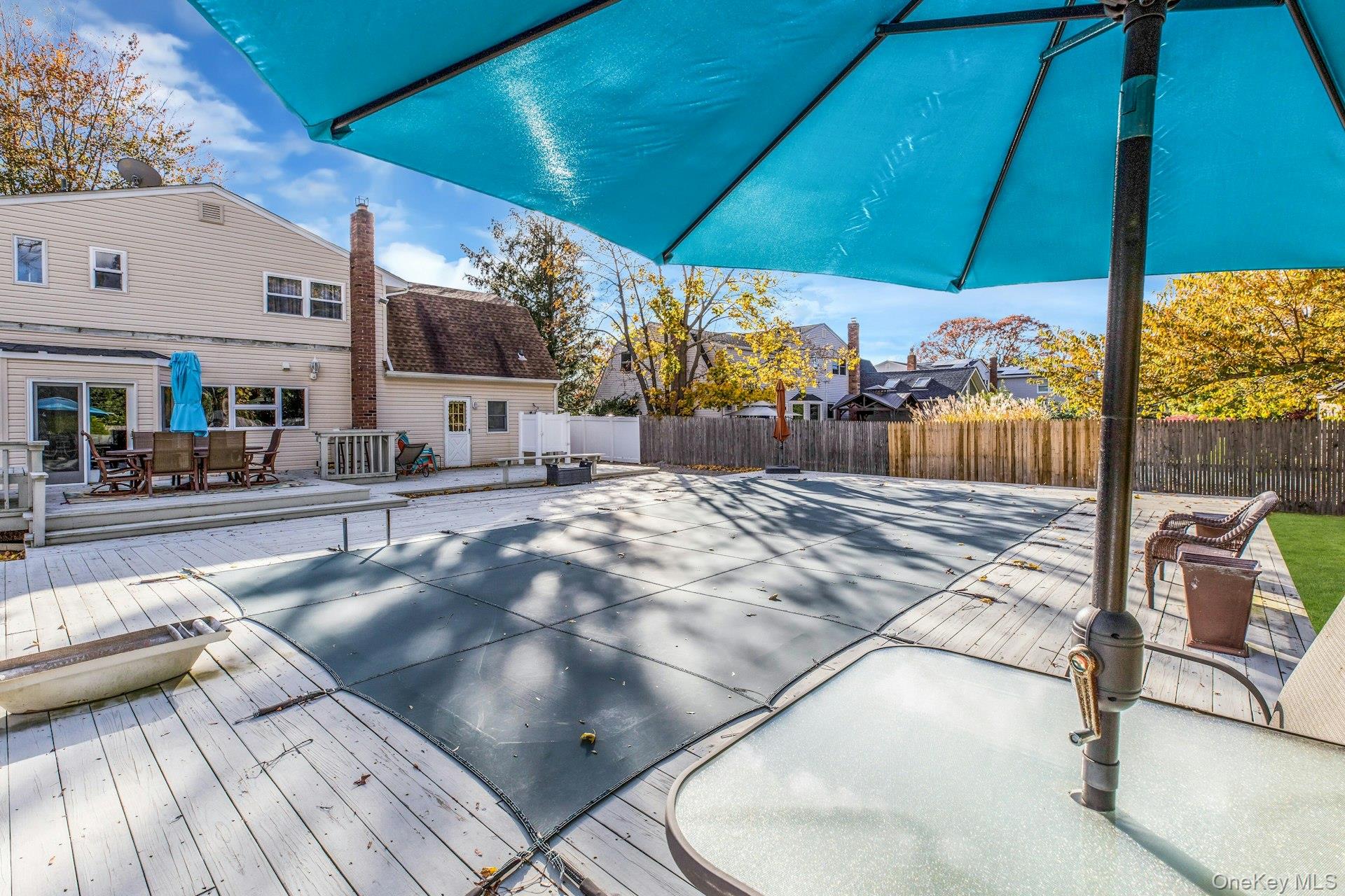 27 Hollister Lane, Islip, NY 11751