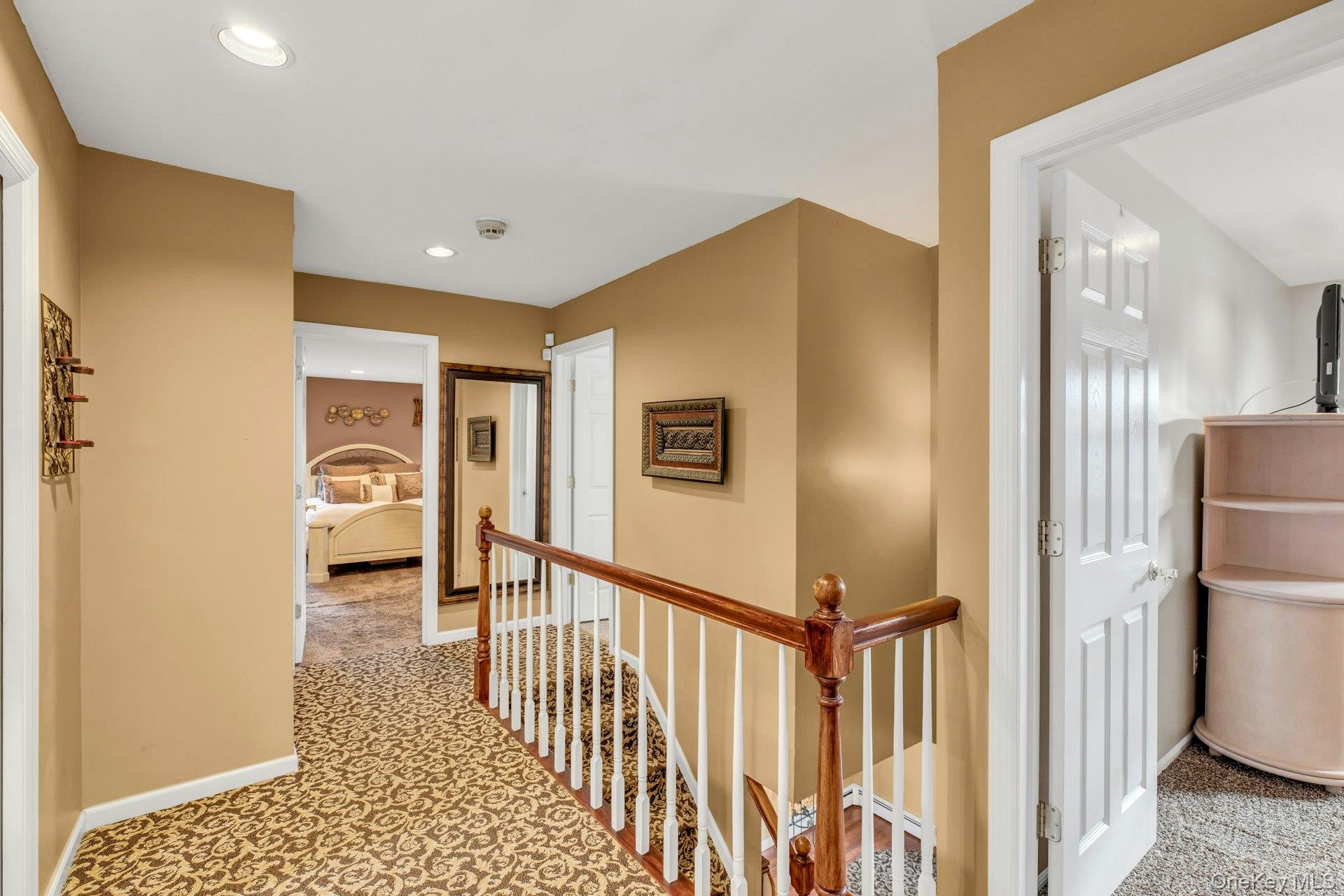 27 Hollister Lane, Islip, NY 11751