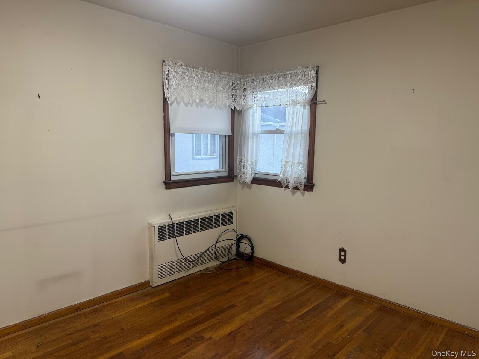 110 Evergreen Avenue # 2nd Floor, Lynbrook, NY 11563
