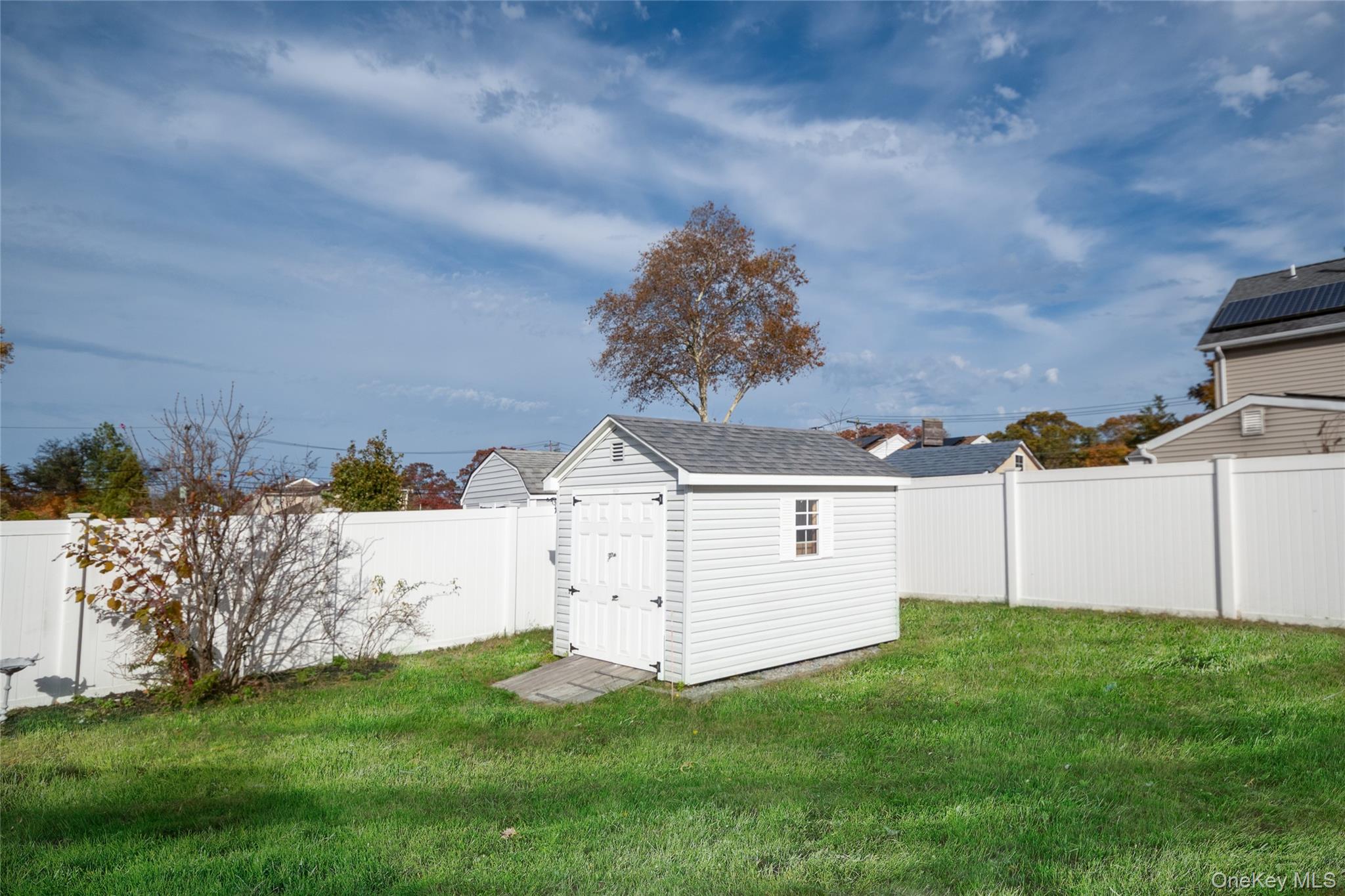 1039 Carll Drive, Bay Shore, NY 11706