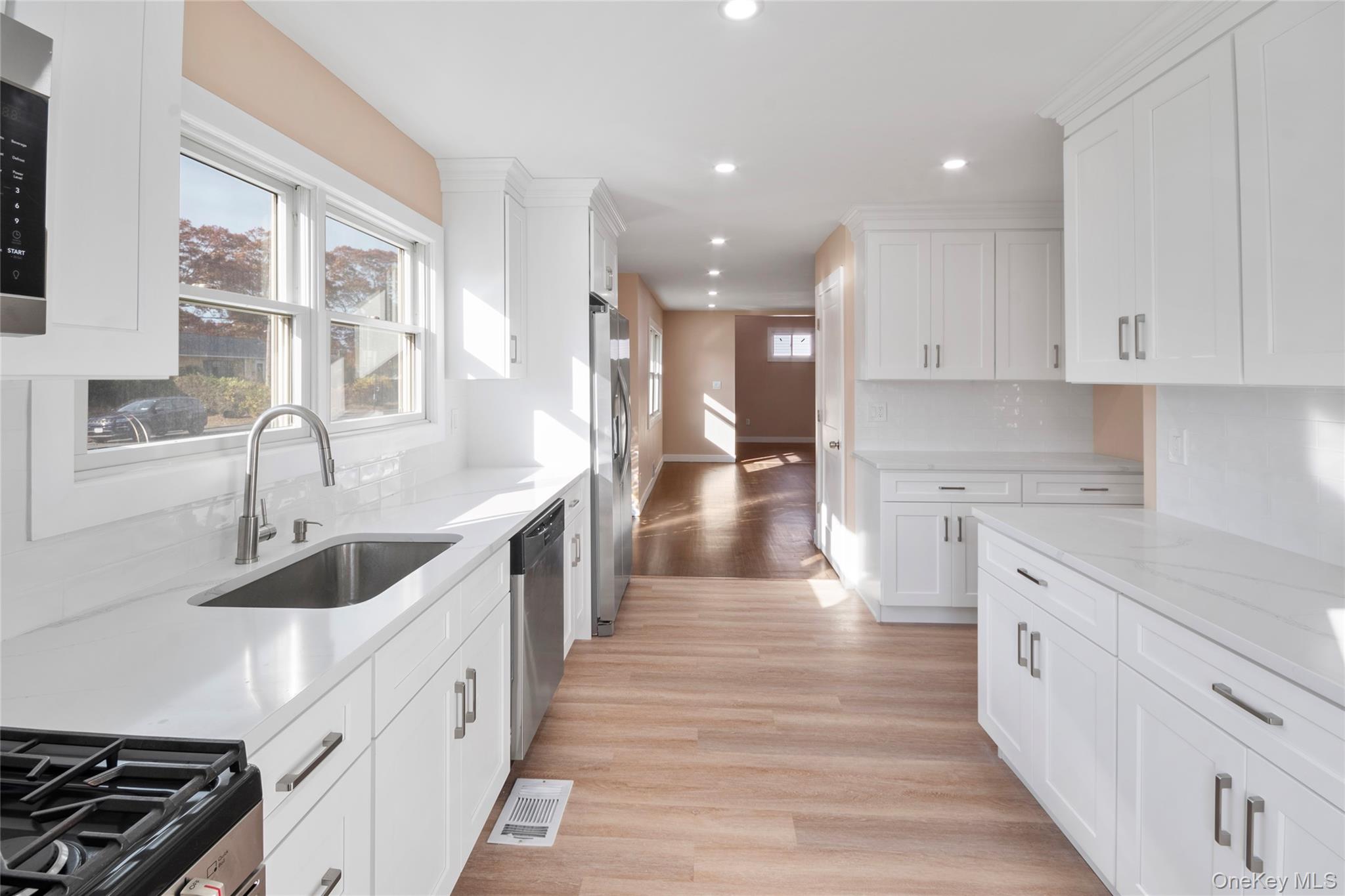 1039 Carll Drive, Bay Shore, NY 11706