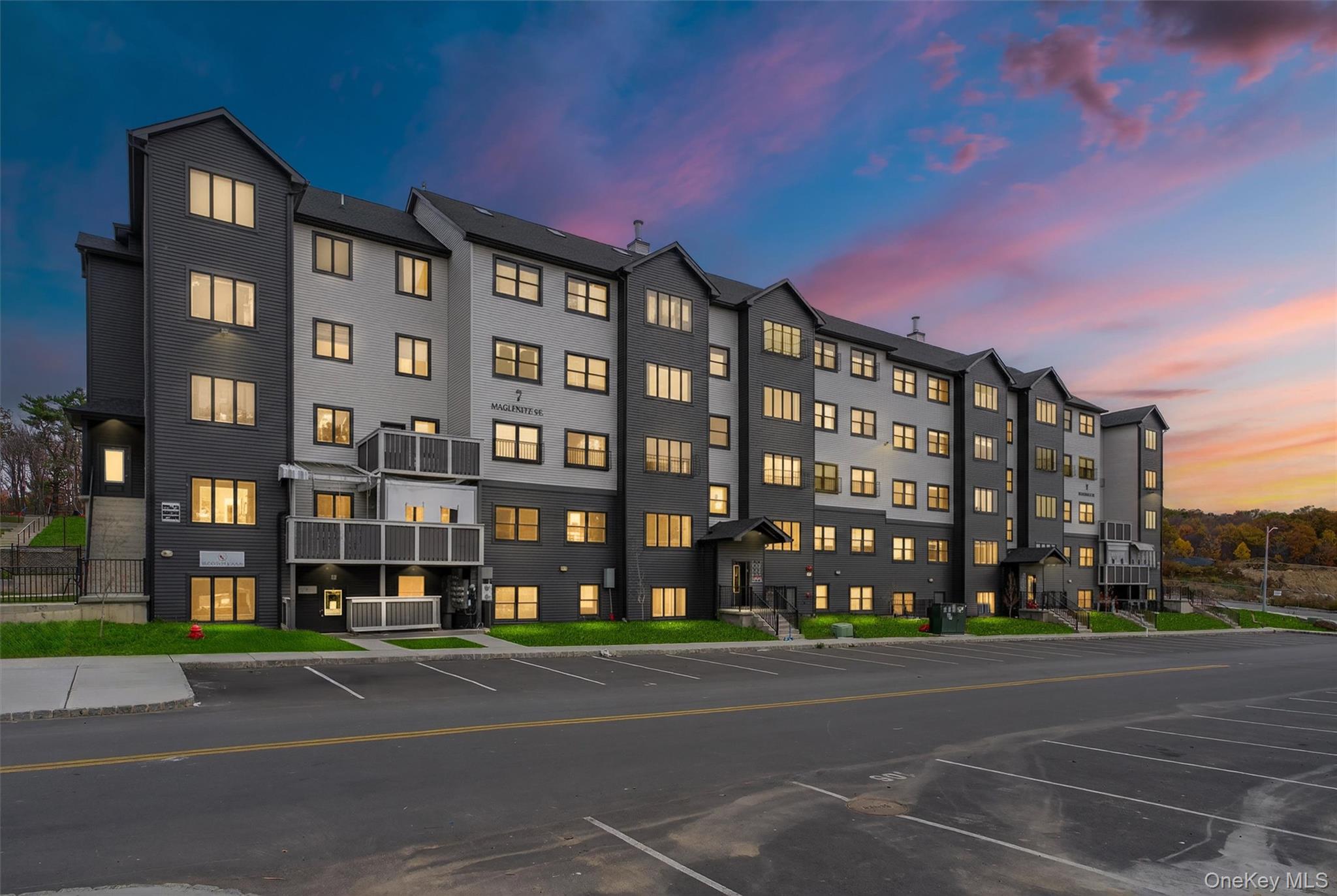 7 Maglenitz Street # 402, Palm Tree, NY 10950