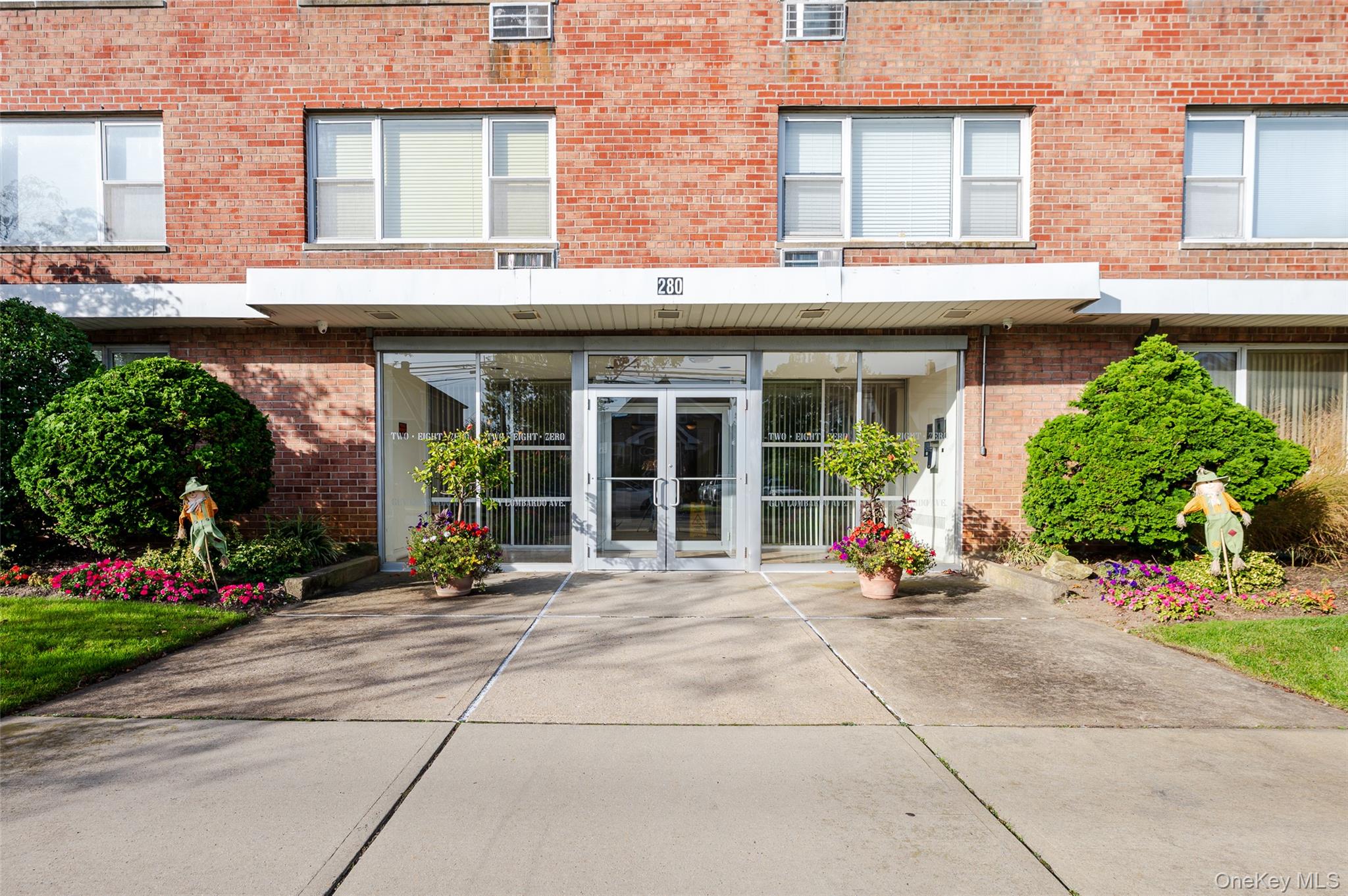 280 Guy Lombardo Avenue # 2H, Freeport, NY 11520