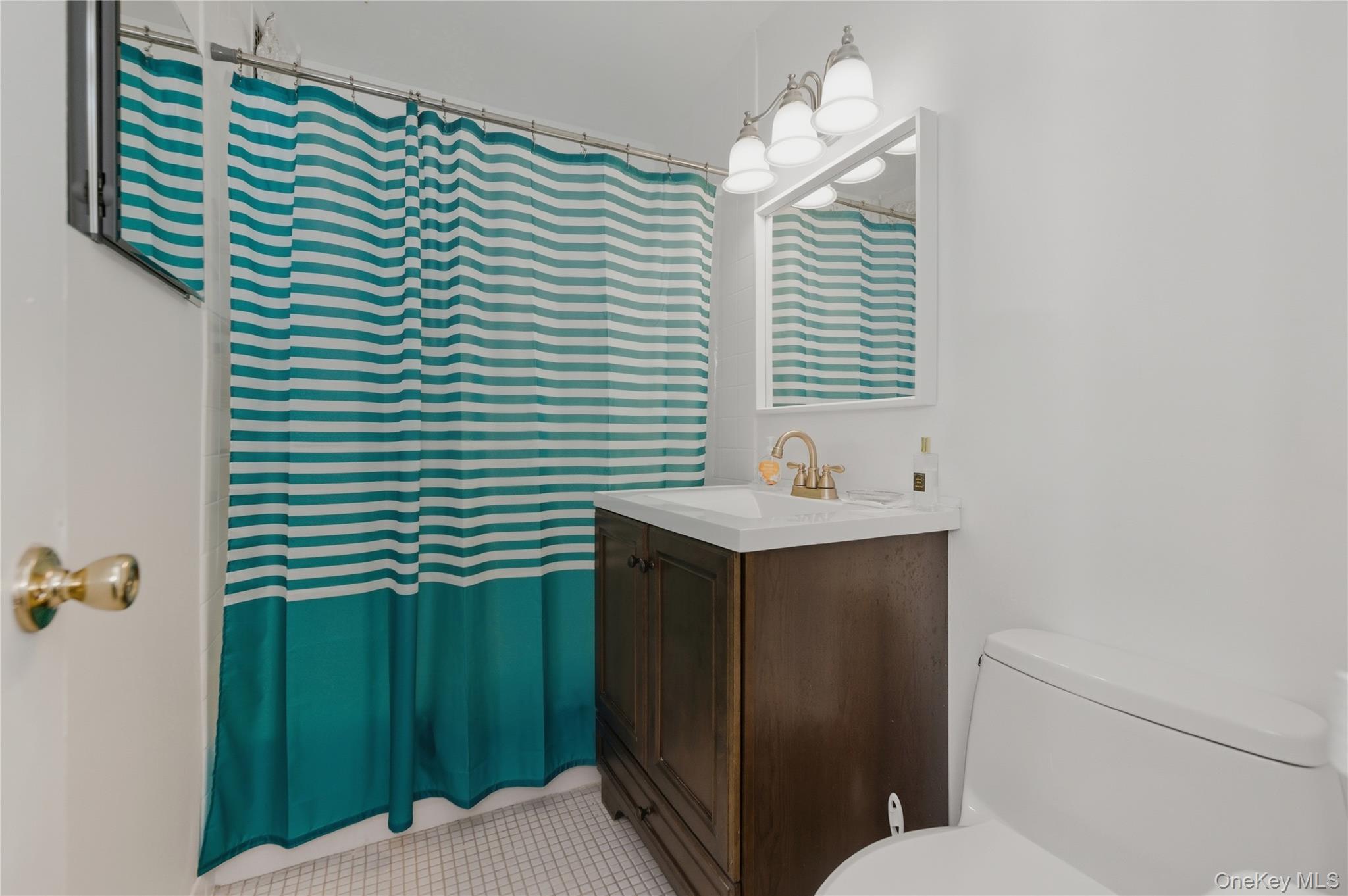 280 Guy Lombardo Avenue # 2H, Freeport, NY 11520