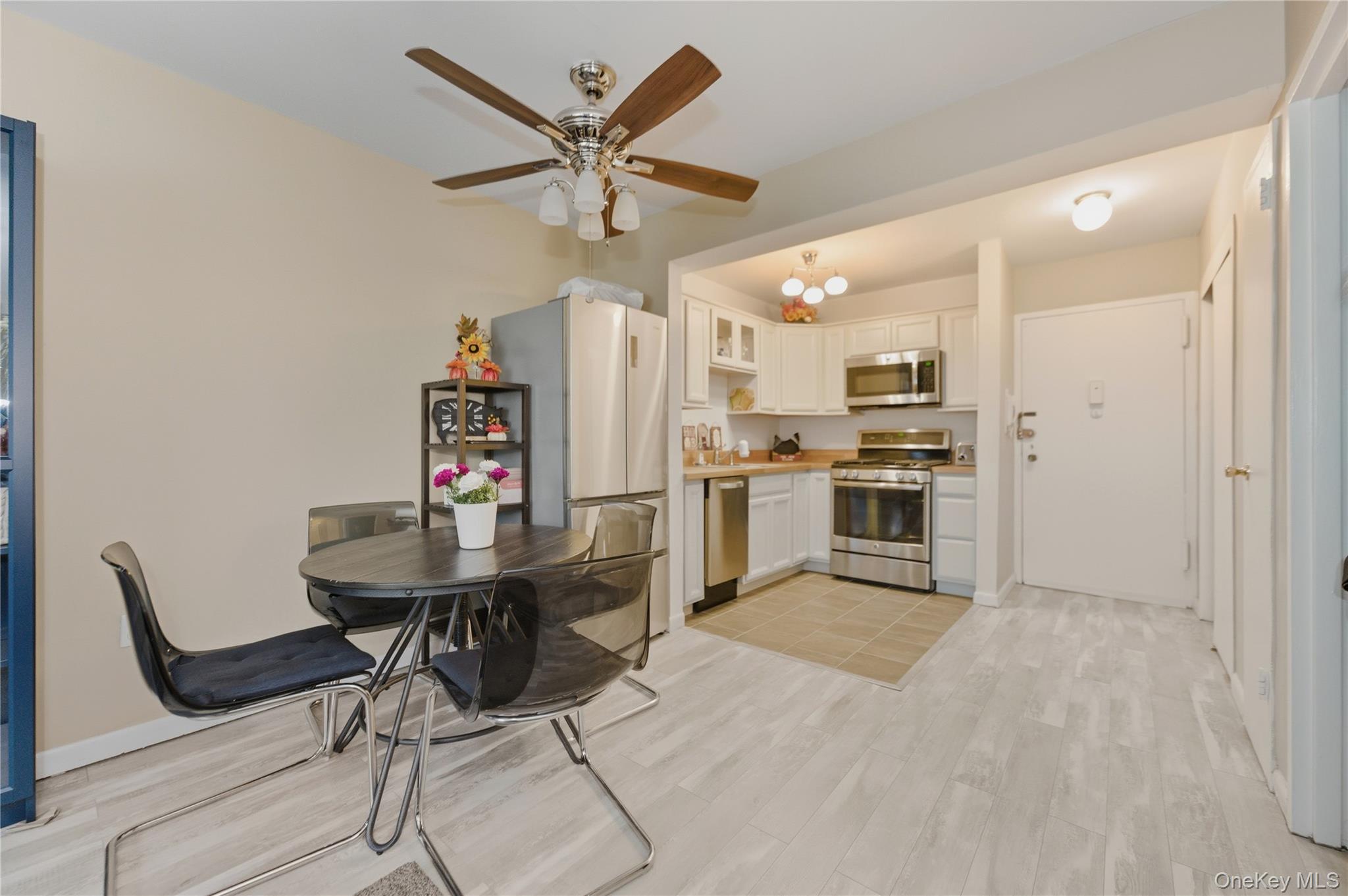 280 Guy Lombardo Avenue # 2H, Freeport, NY 11520