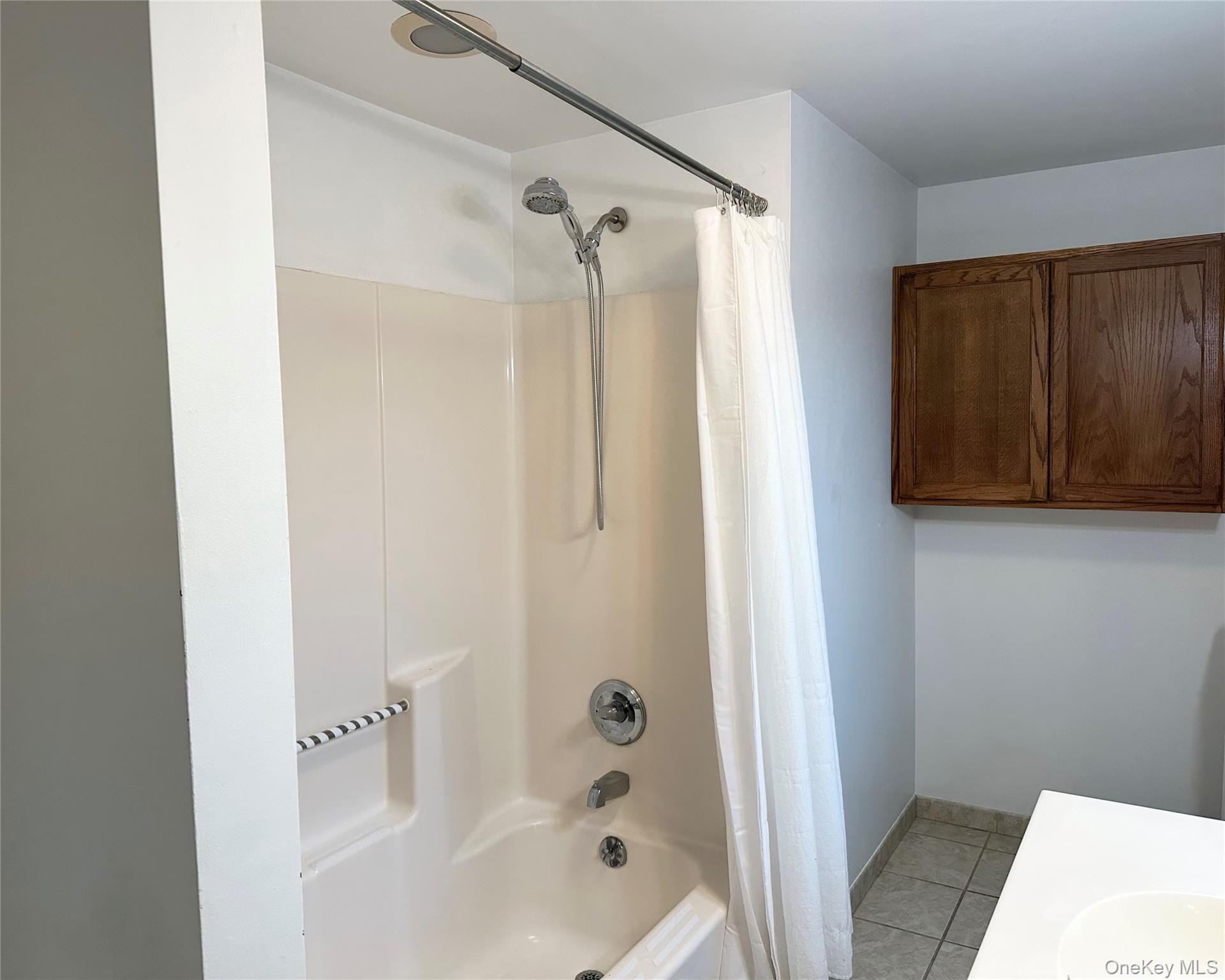 273 Round Hill Road, Florida, NY 10921