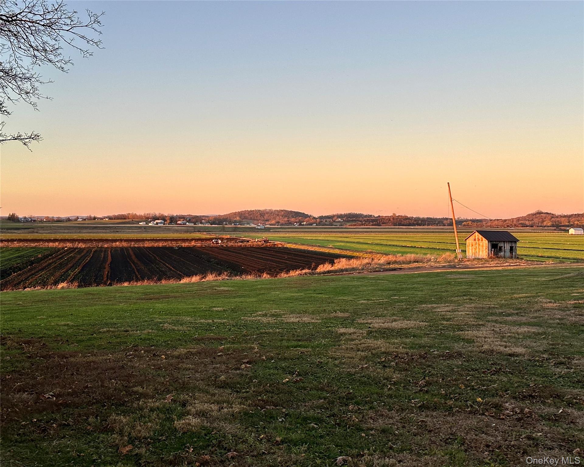 273 Round Hill Road, Florida, NY 10921