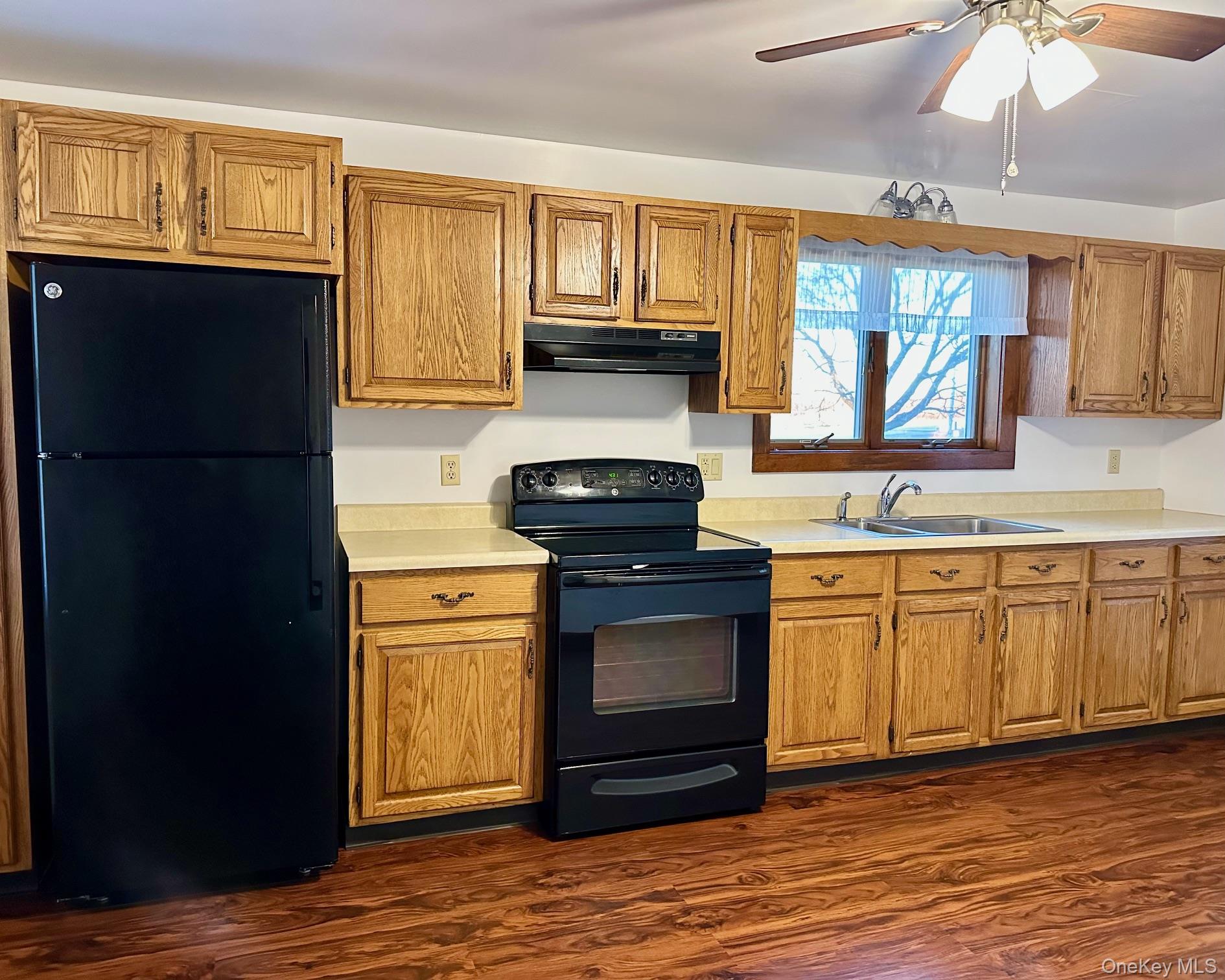 273 Round Hill Road, Florida, NY 10921