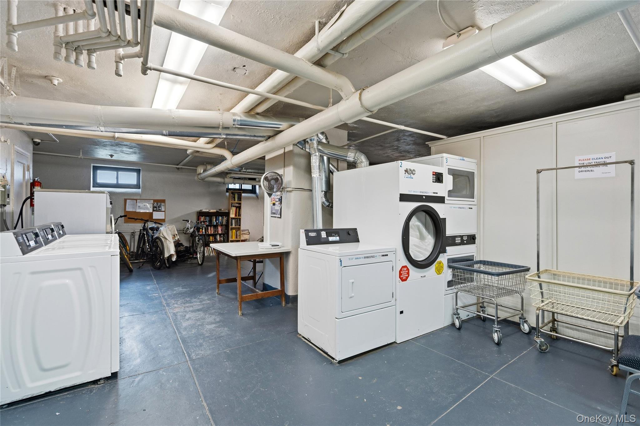 141 Woodmere # 5C, Woodmere, NY 11598