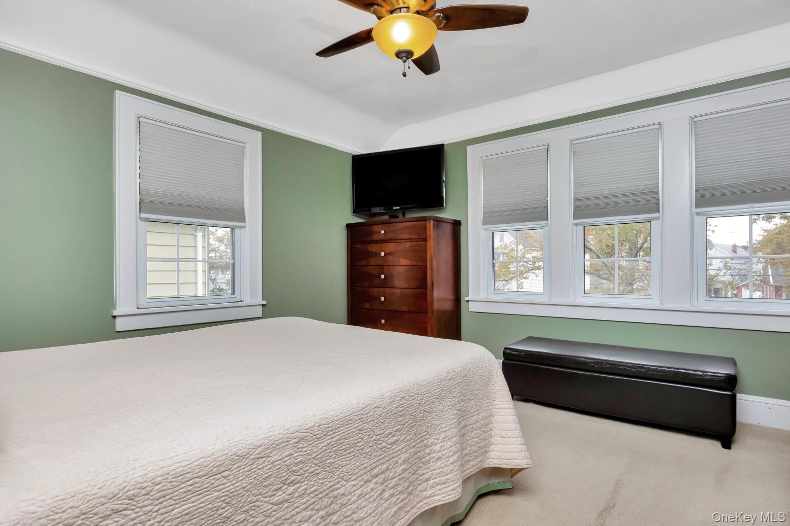 91-15 Vanderveer Street, Queens Village, NY 11428