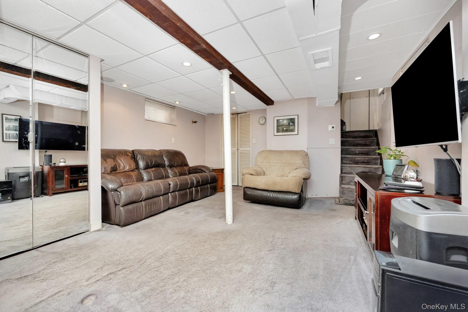 91-15 Vanderveer Street, Queens Village, NY 11428