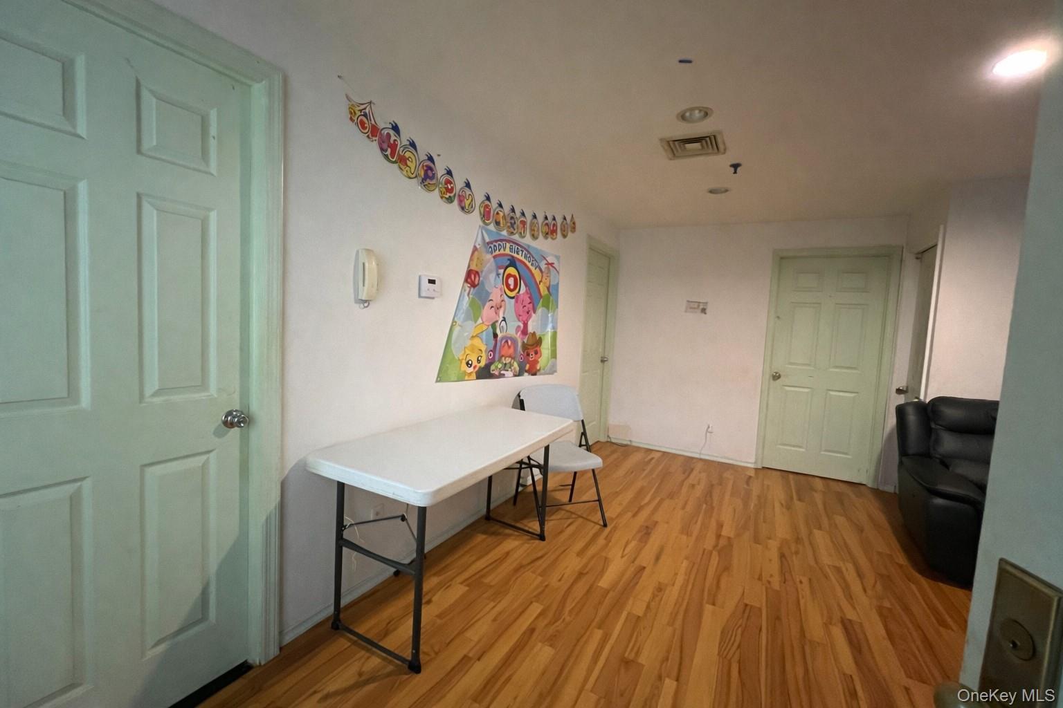 100-09 39 Avenue # 3E, Corona, NY 11368