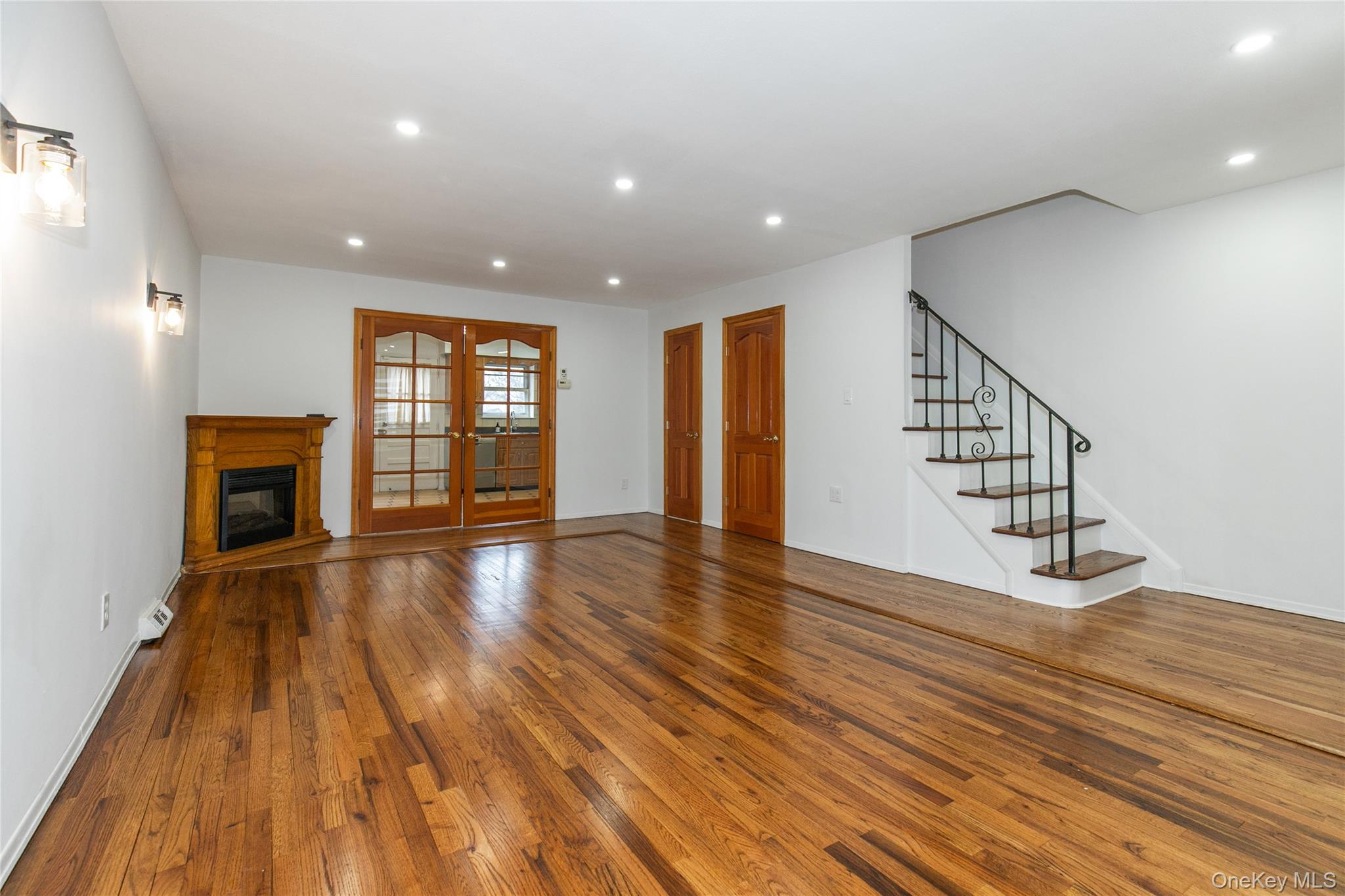 676 Front Street # F, Hempstead, NY 11550