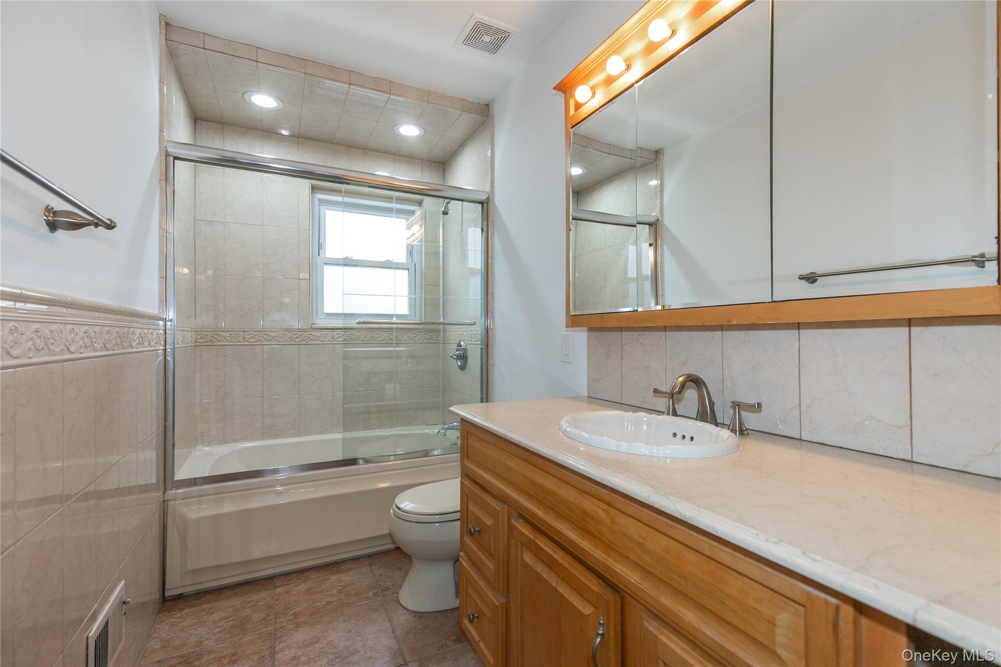 676 Front Street # F, Hempstead, NY 11550