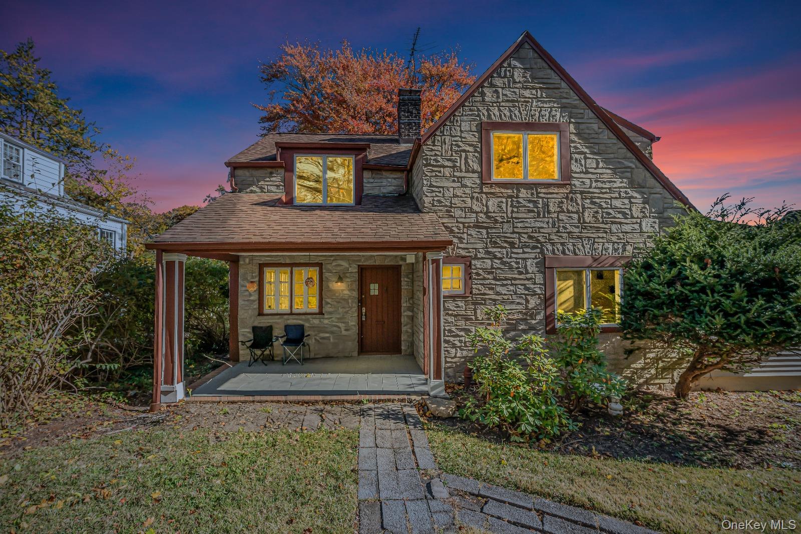 39 Hillcrest Rd, Hartsdale, NY 10530