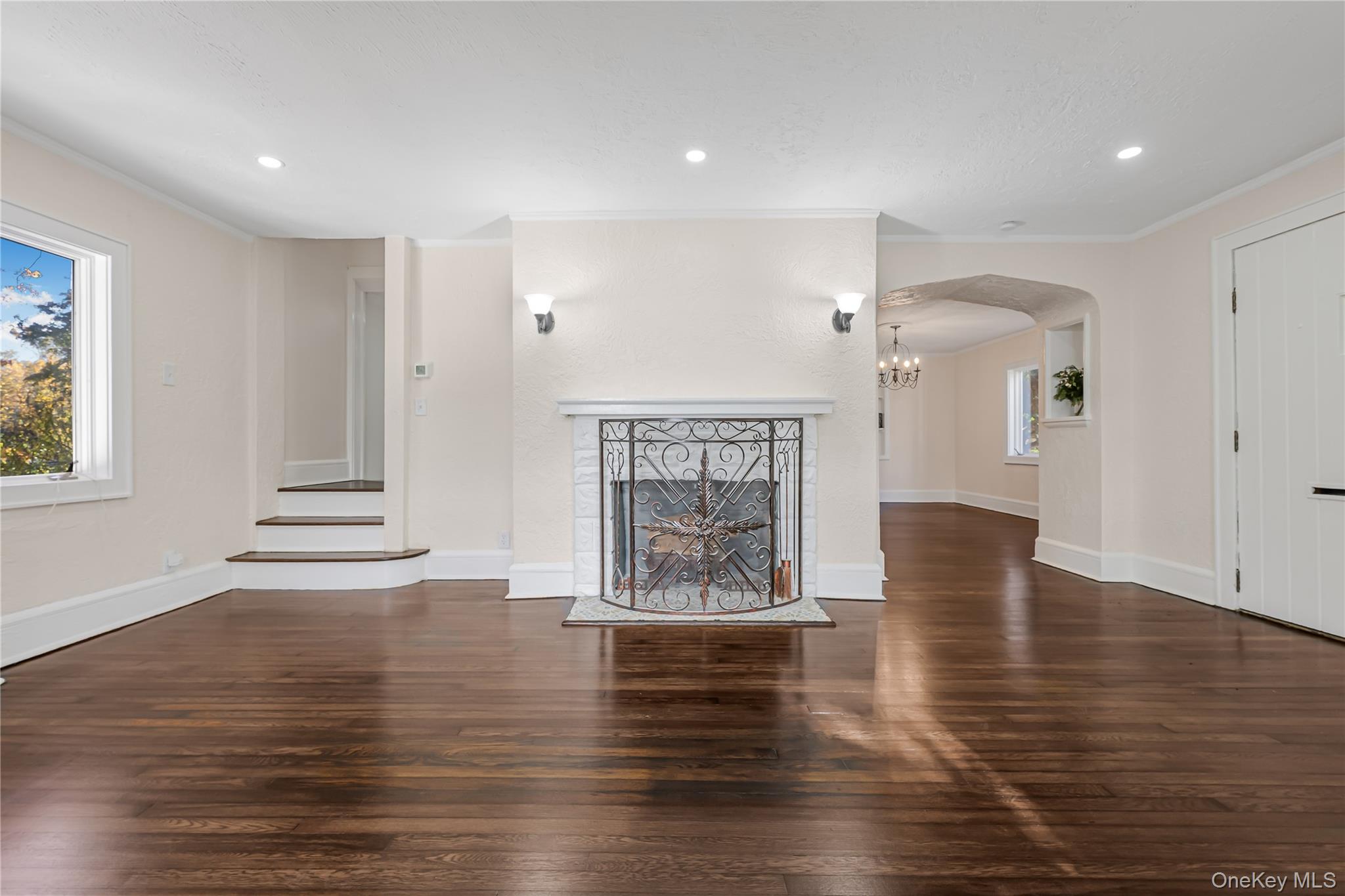 39 Hillcrest Rd, Hartsdale, NY 10530