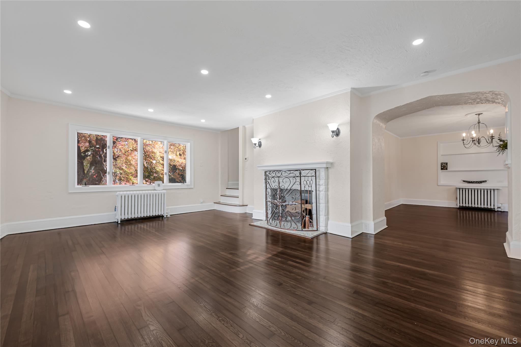 39 Hillcrest Rd, Hartsdale, NY 10530