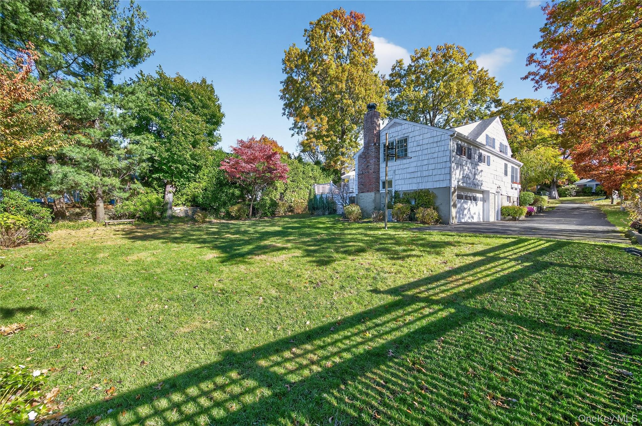 7 Shore Road, Manhasset, NY 11030