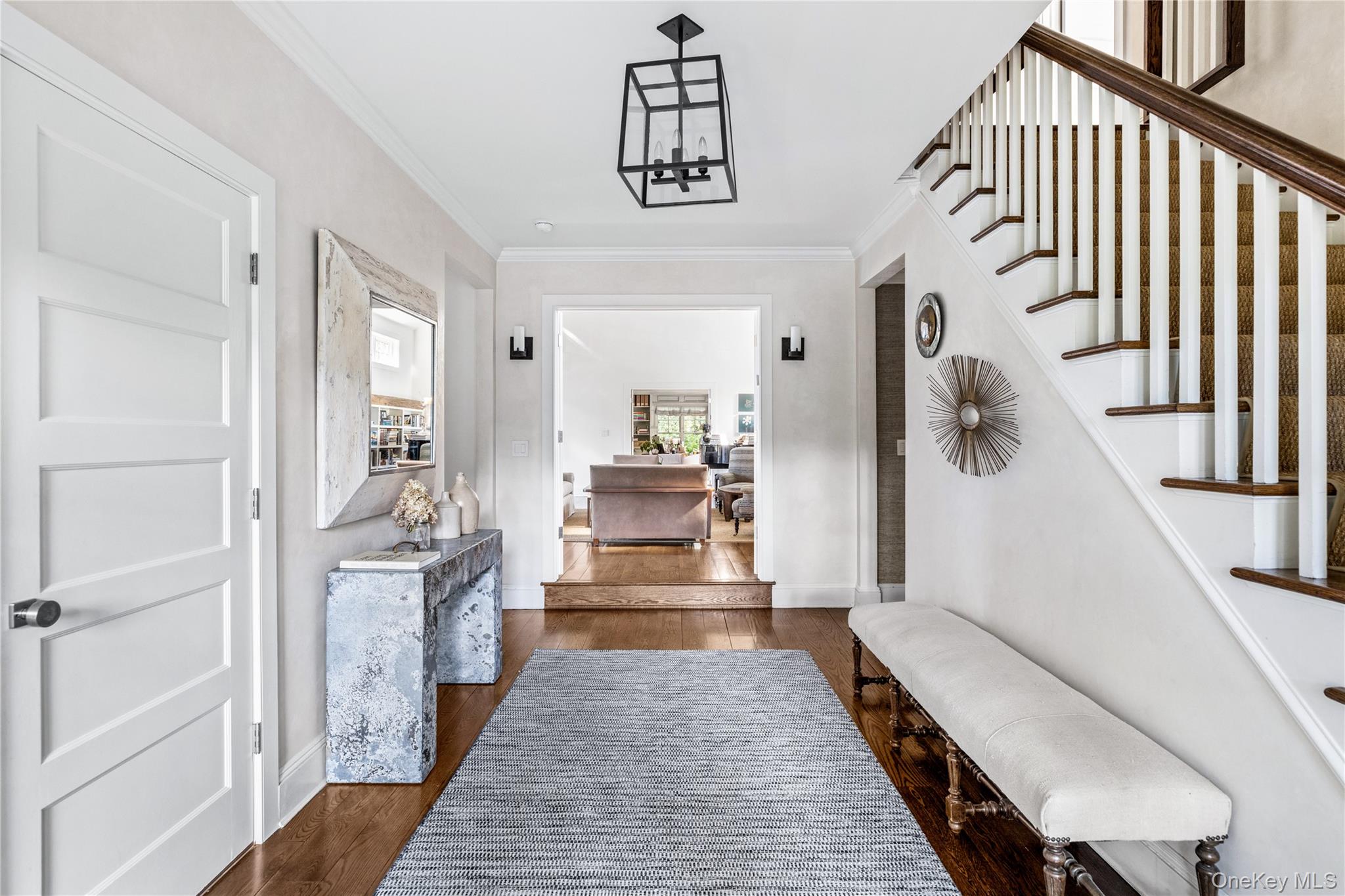 25 Soundview Lane, Sands Point, NY 11050