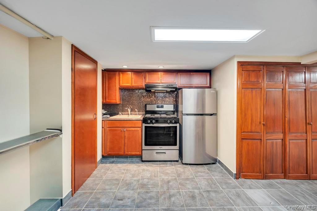 8303 261st Street, Floral Park, NY 11004