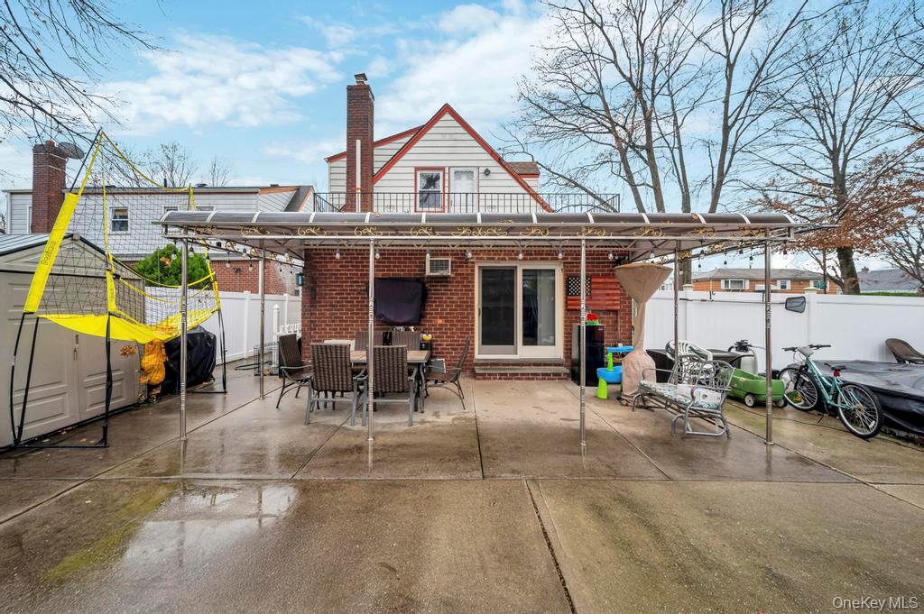 8303 261st Street, Floral Park, NY 11004