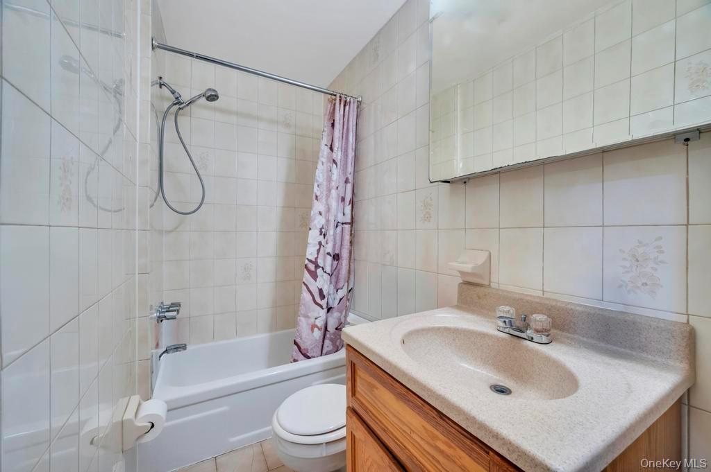 8303 261st Street, Floral Park, NY 11004