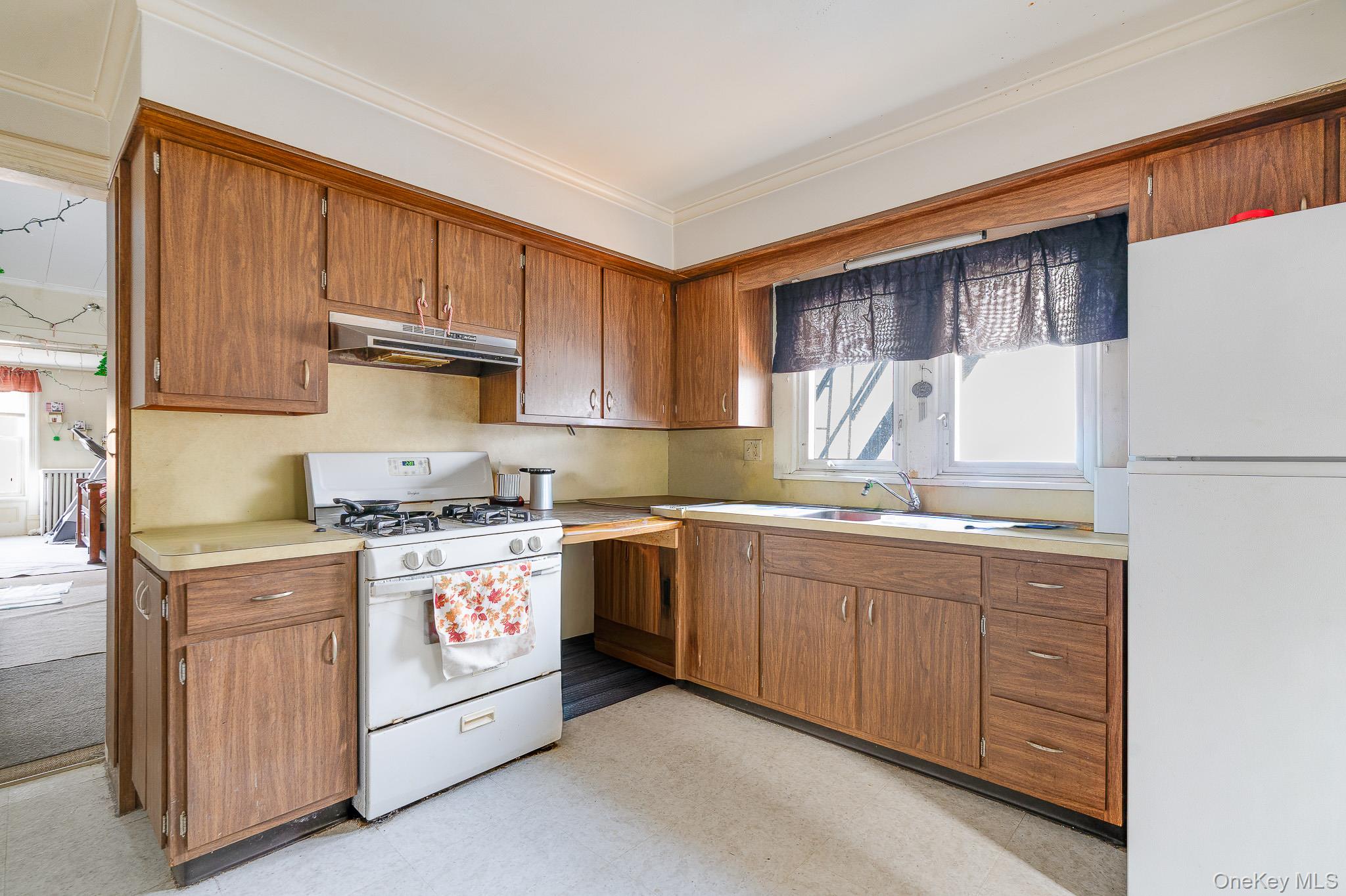 12 Parker Avenue, Poughkeepsie, NY 12601