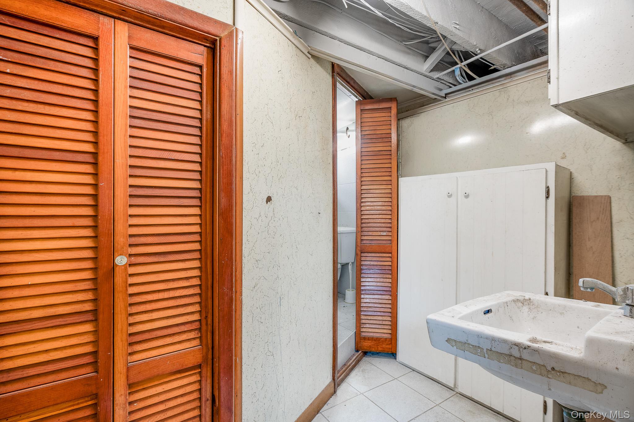 12 Parker Avenue, Poughkeepsie, NY 12601