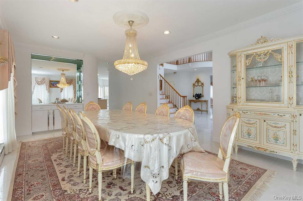 21 Cary Road, Great Neck, NY 11021